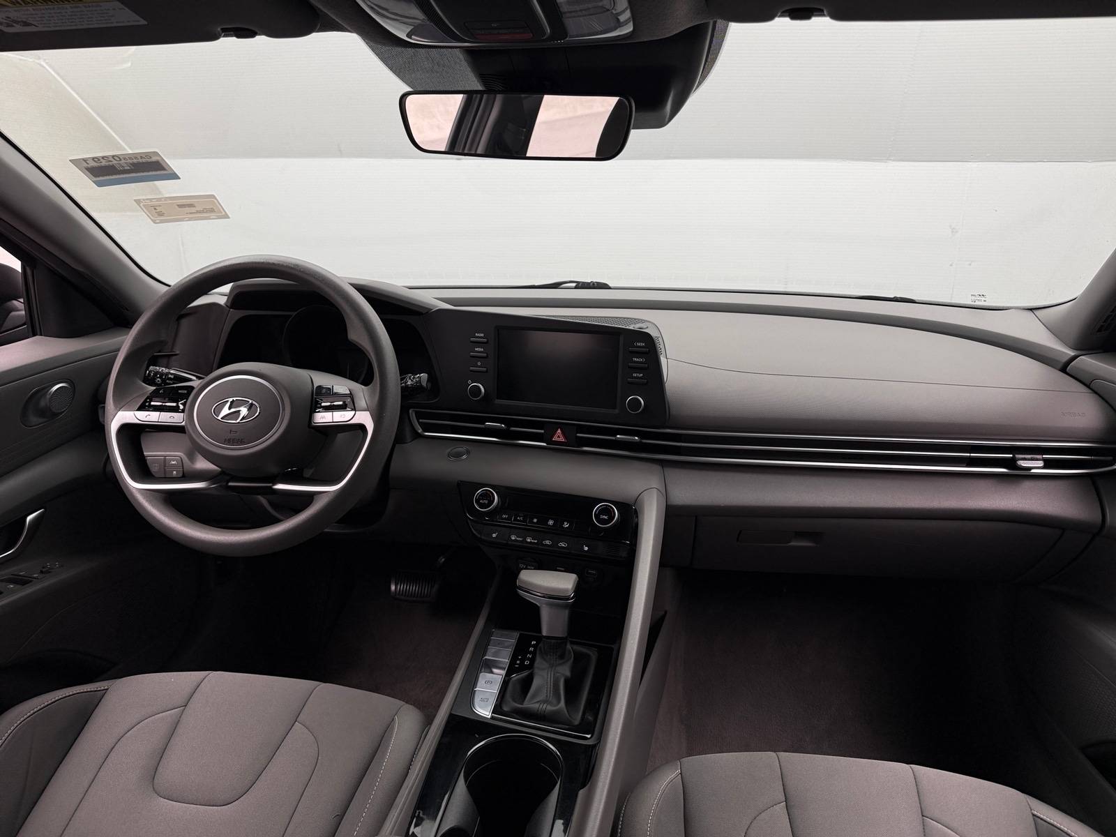 Thumbnail: 2023 Hyundai Elantra - 3