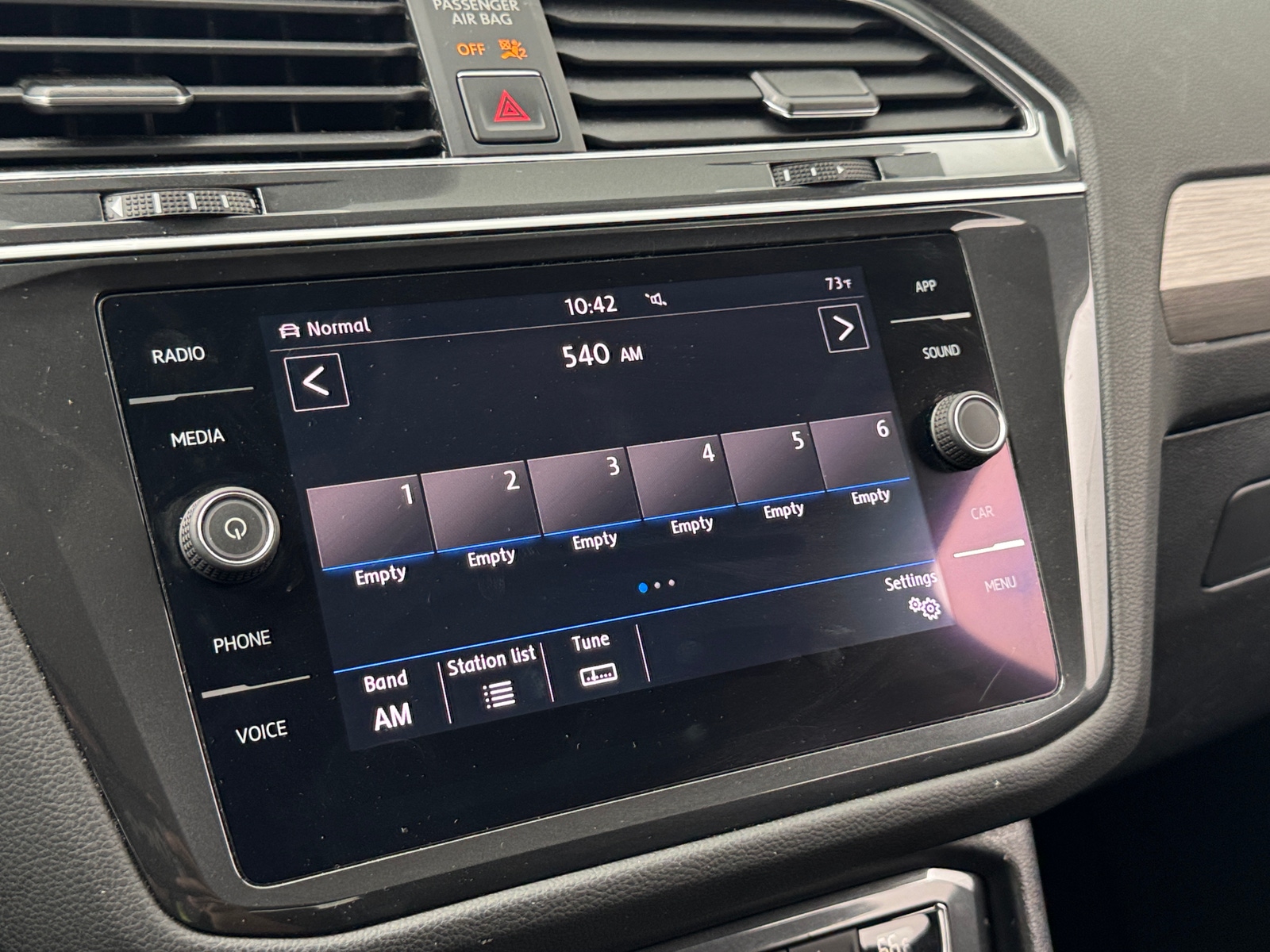 Thumbnail: 2018 Volkswagen Tiguan - 3