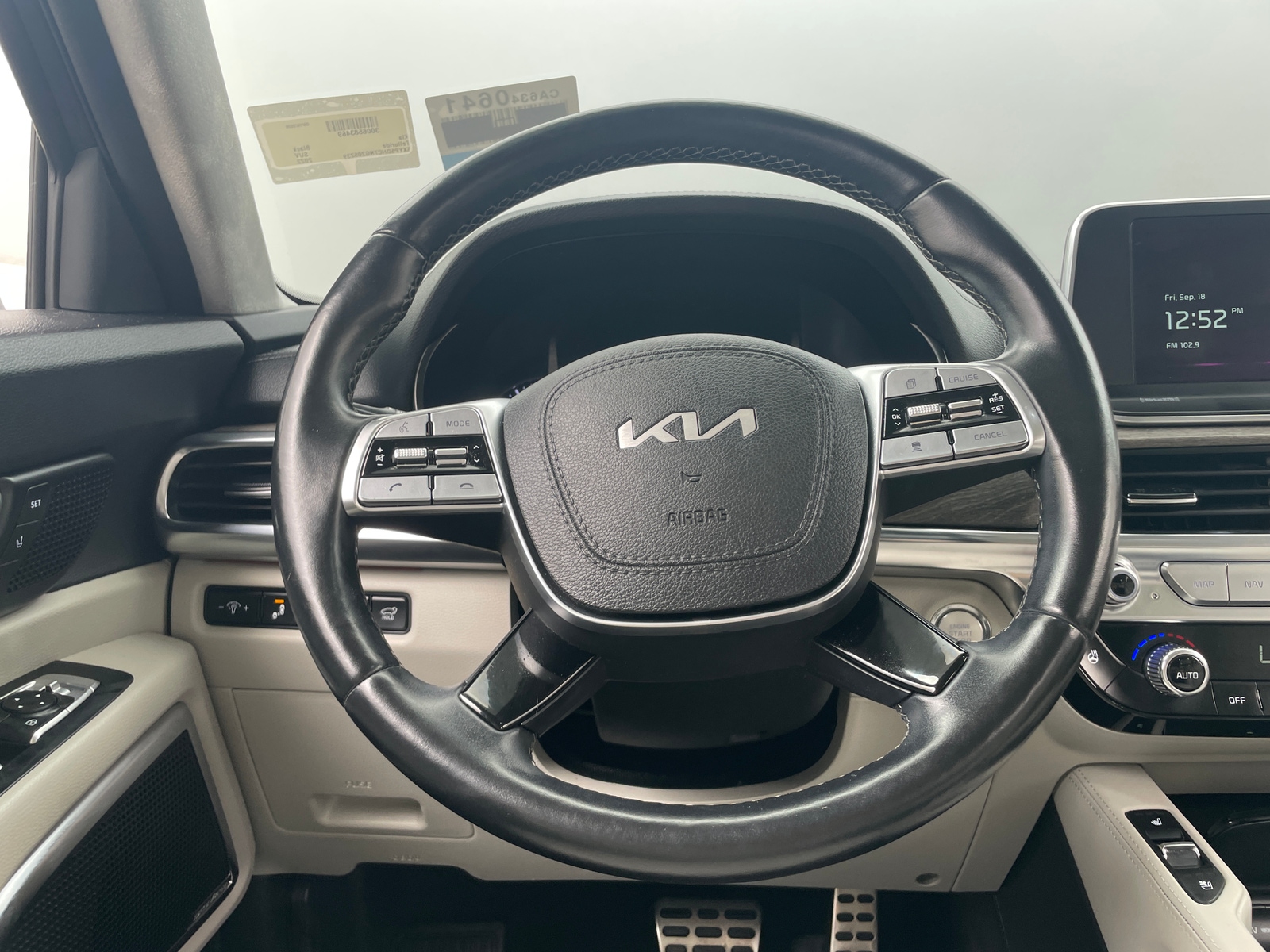 Thumbnail: 2022 Kia Telluride - 4