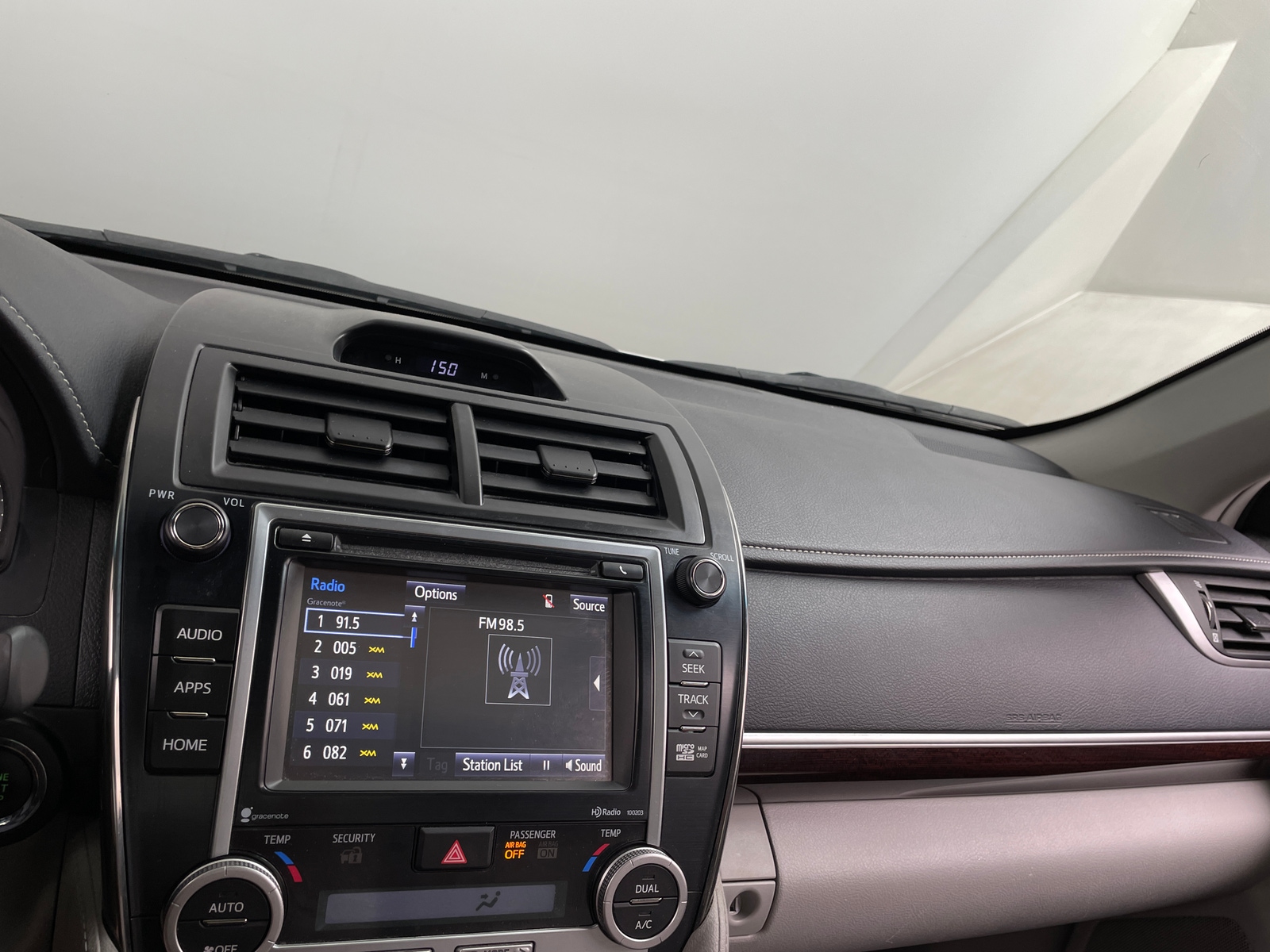 Thumbnail: 2014 Toyota Camry - 4