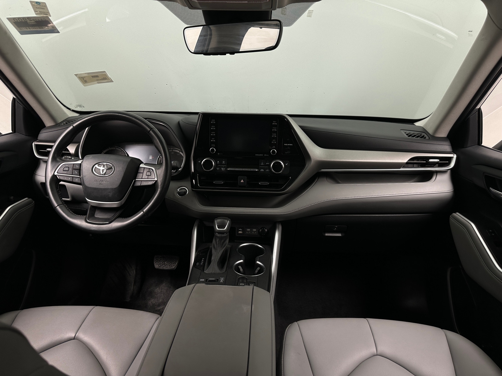 Thumbnail: 2022 Toyota Highlander - 2