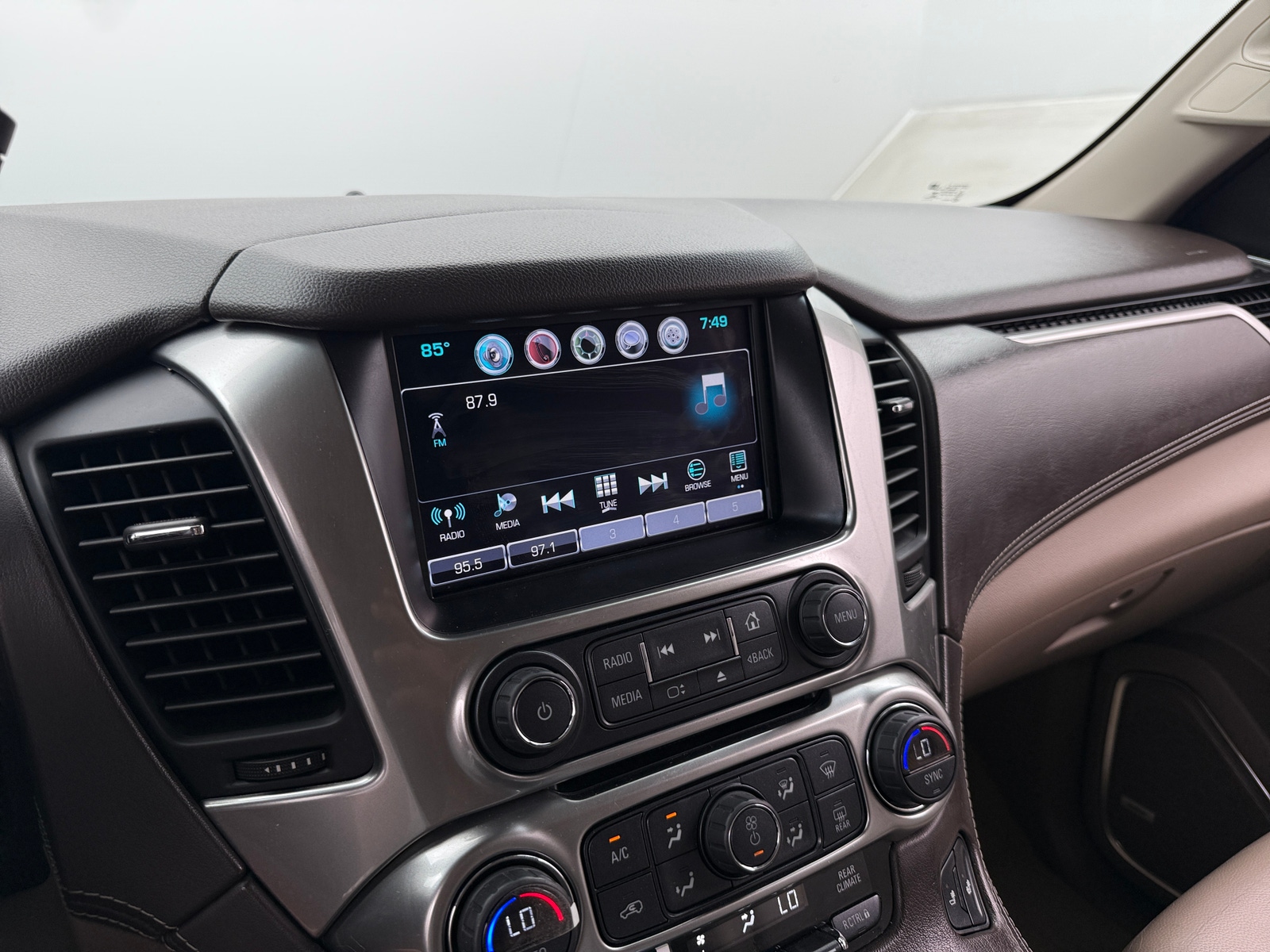 Thumbnail: 2016 Chevrolet Tahoe - 3