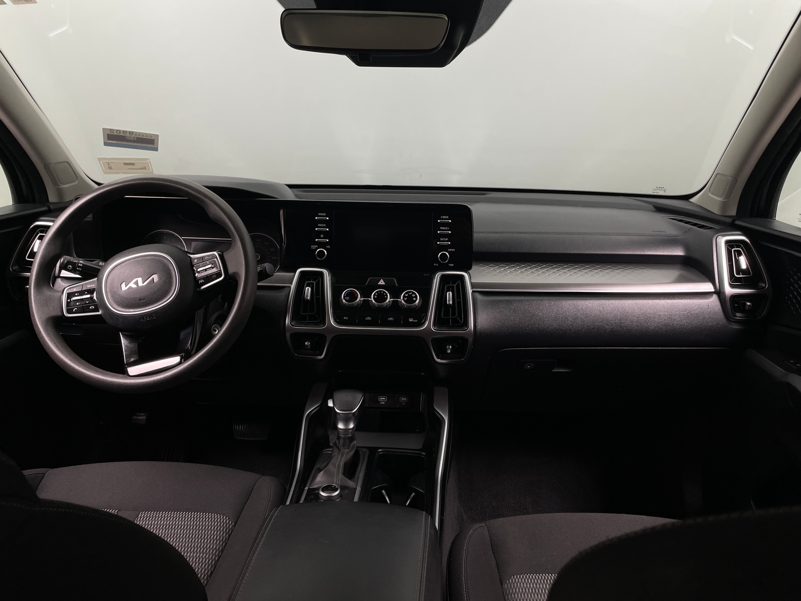 Thumbnail: 2023 Kia Sorento - 3