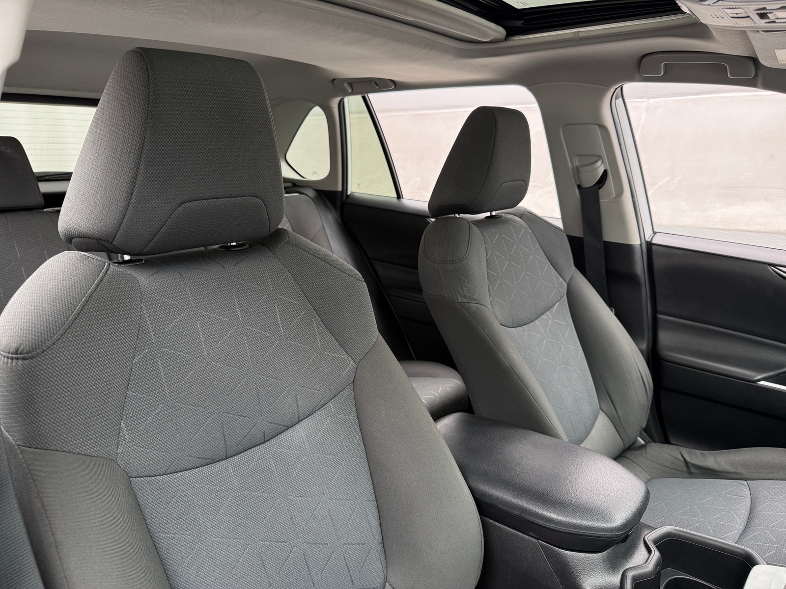 Thumbnail: 2022 Toyota RAV4 - 2