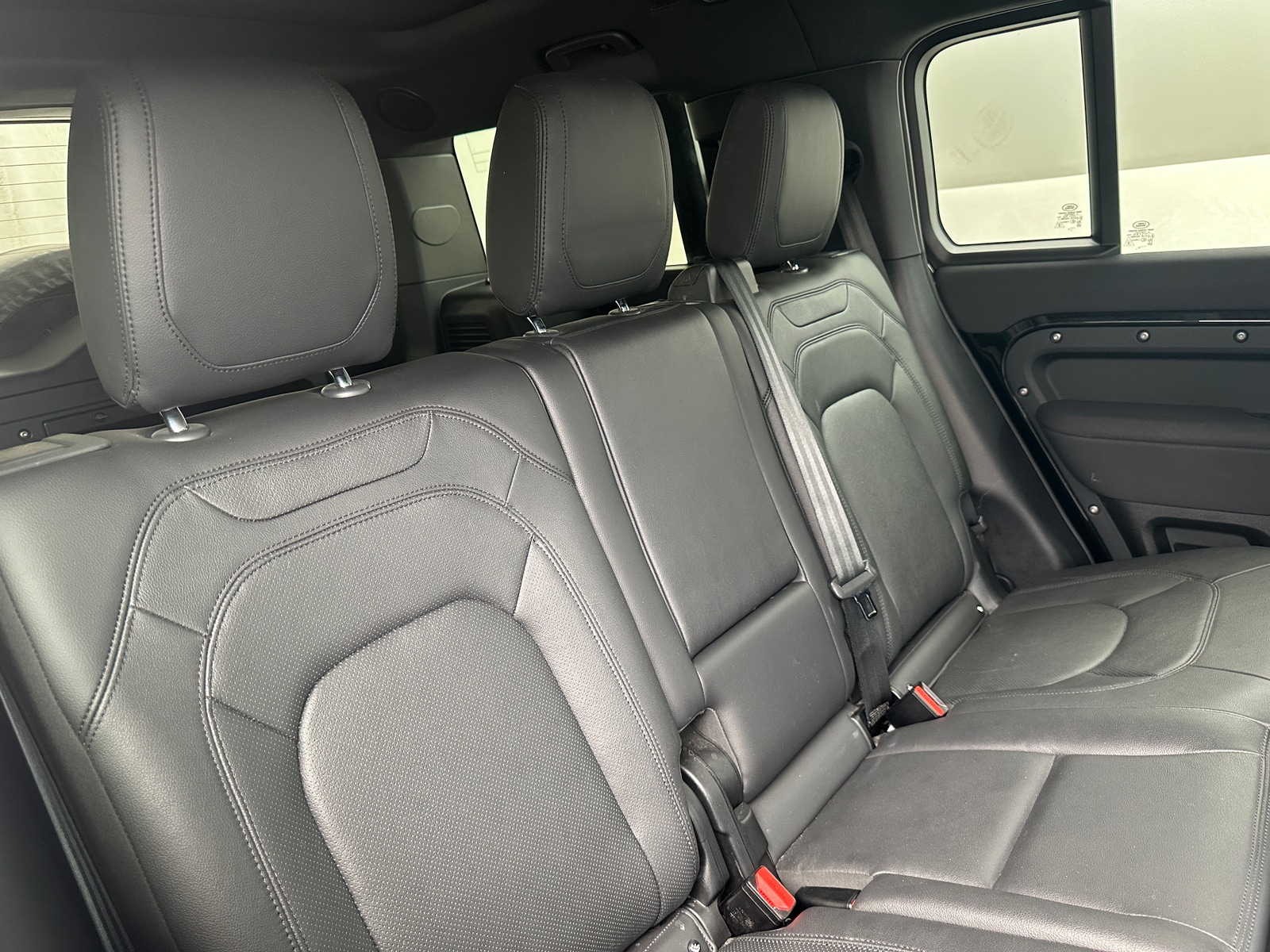 Thumbnail: 2023 Land Rover Defender - 6