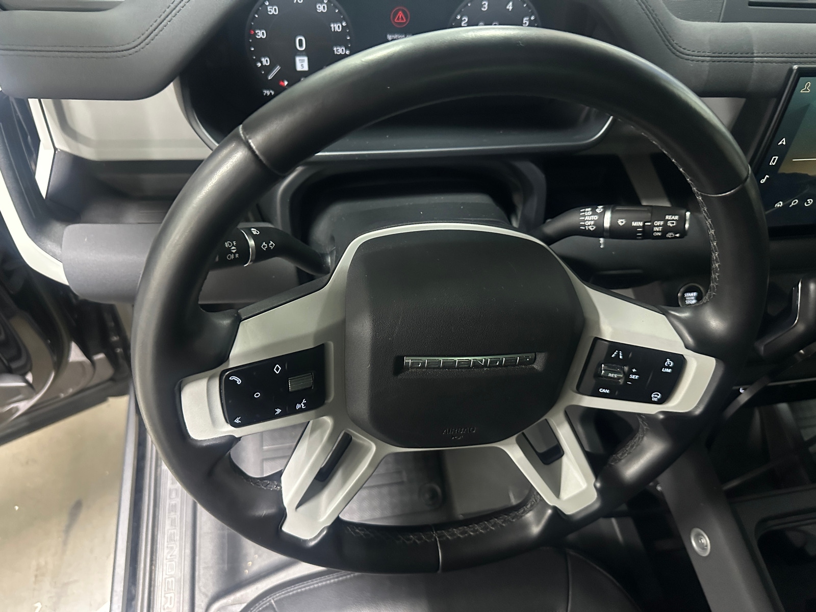 Thumbnail: 2023 Land Rover Defender - 5