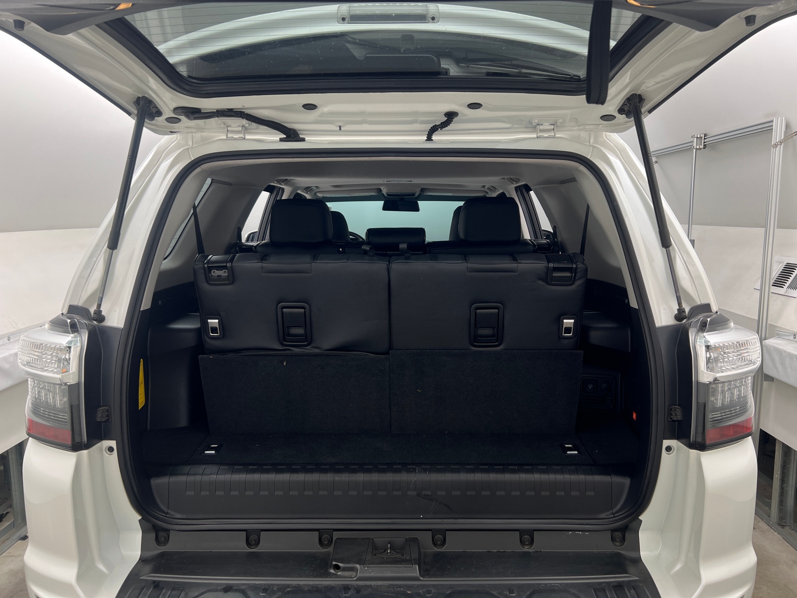 Thumbnail: 2016 Toyota 4Runner - 6