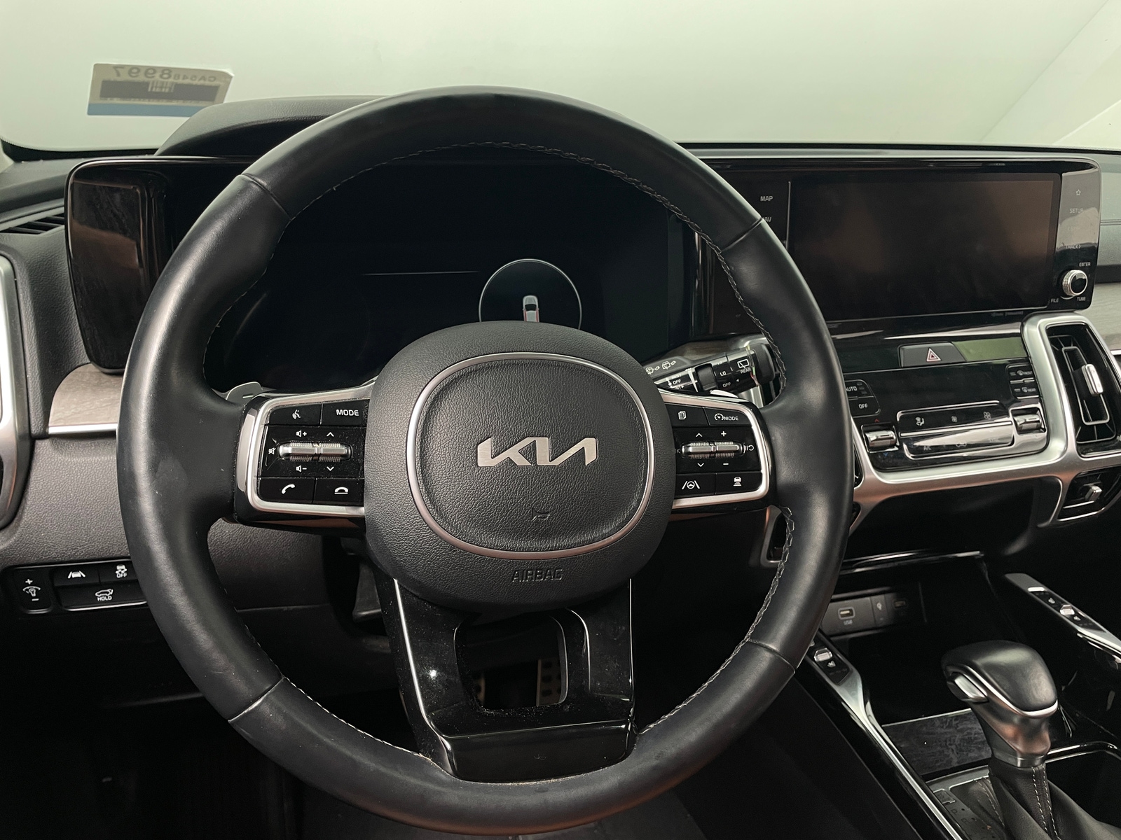 Thumbnail: 2022 Kia Sorento - 4