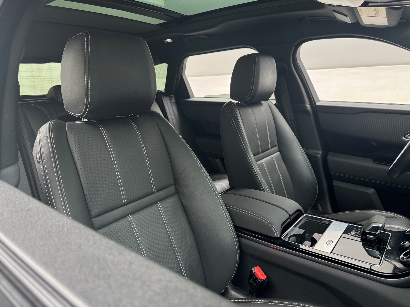 Thumbnail: 2023 Land Rover Range Rover Velar - 2