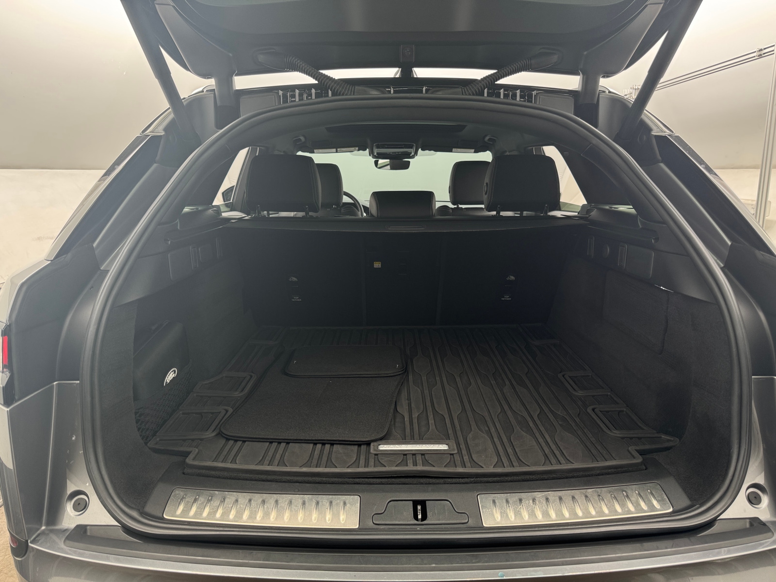 Thumbnail: 2023 Land Rover Range Rover Velar - 7