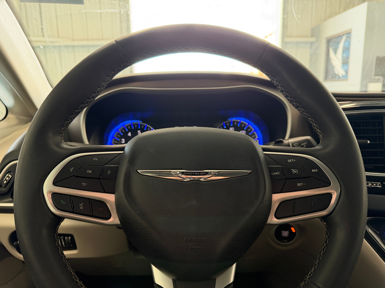 Thumbnail: 2022 Chrysler Voyager - 5