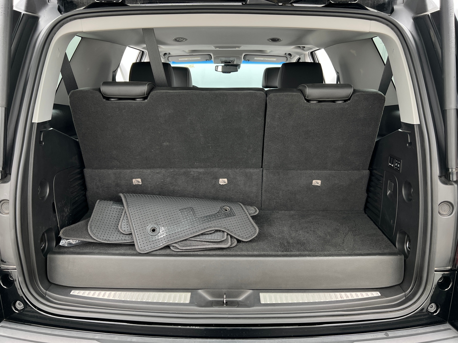 Thumbnail: 2018 Chevrolet Tahoe - 6