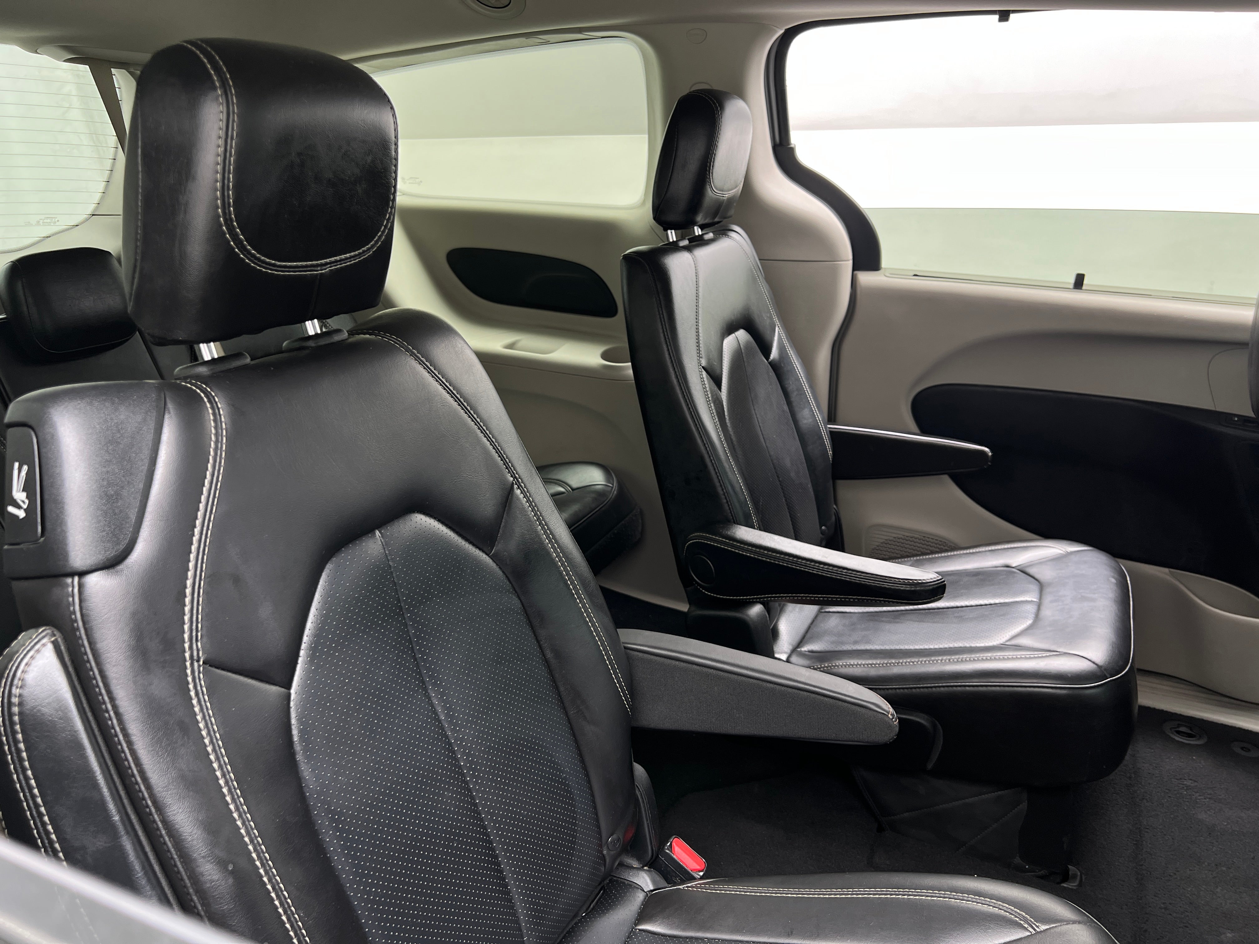 2020 Chrysler Voyager