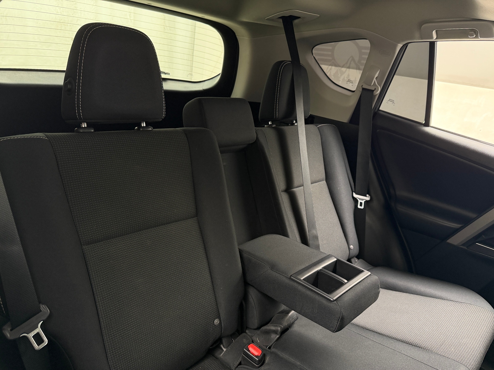 Thumbnail: 2018 Toyota RAV4 - 6