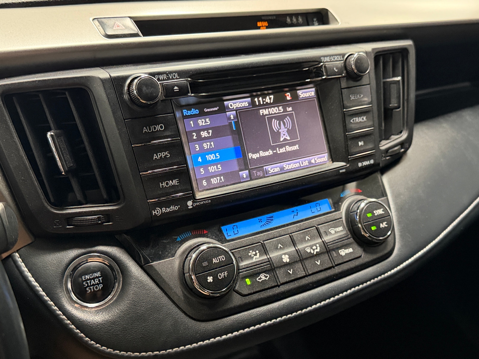 Thumbnail: 2018 Toyota RAV4 - 4