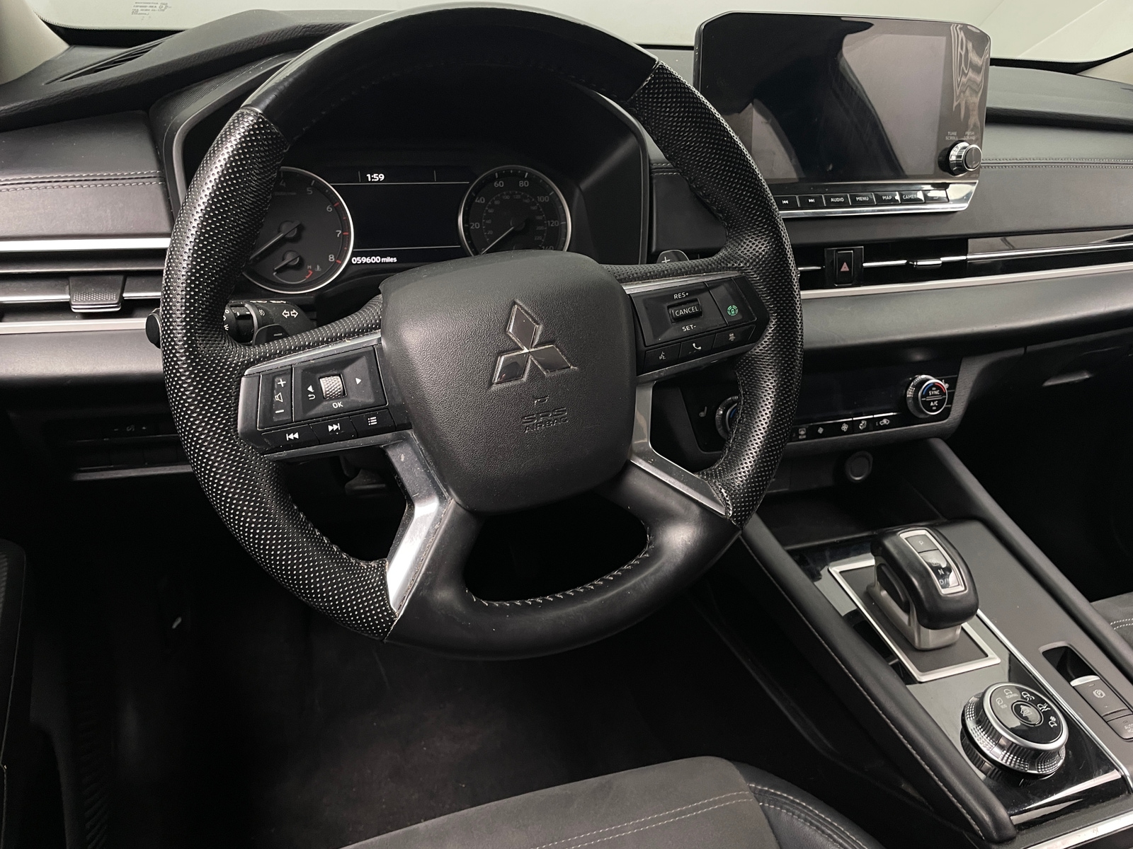 Thumbnail: 2023 Mitsubishi Outlander - 5