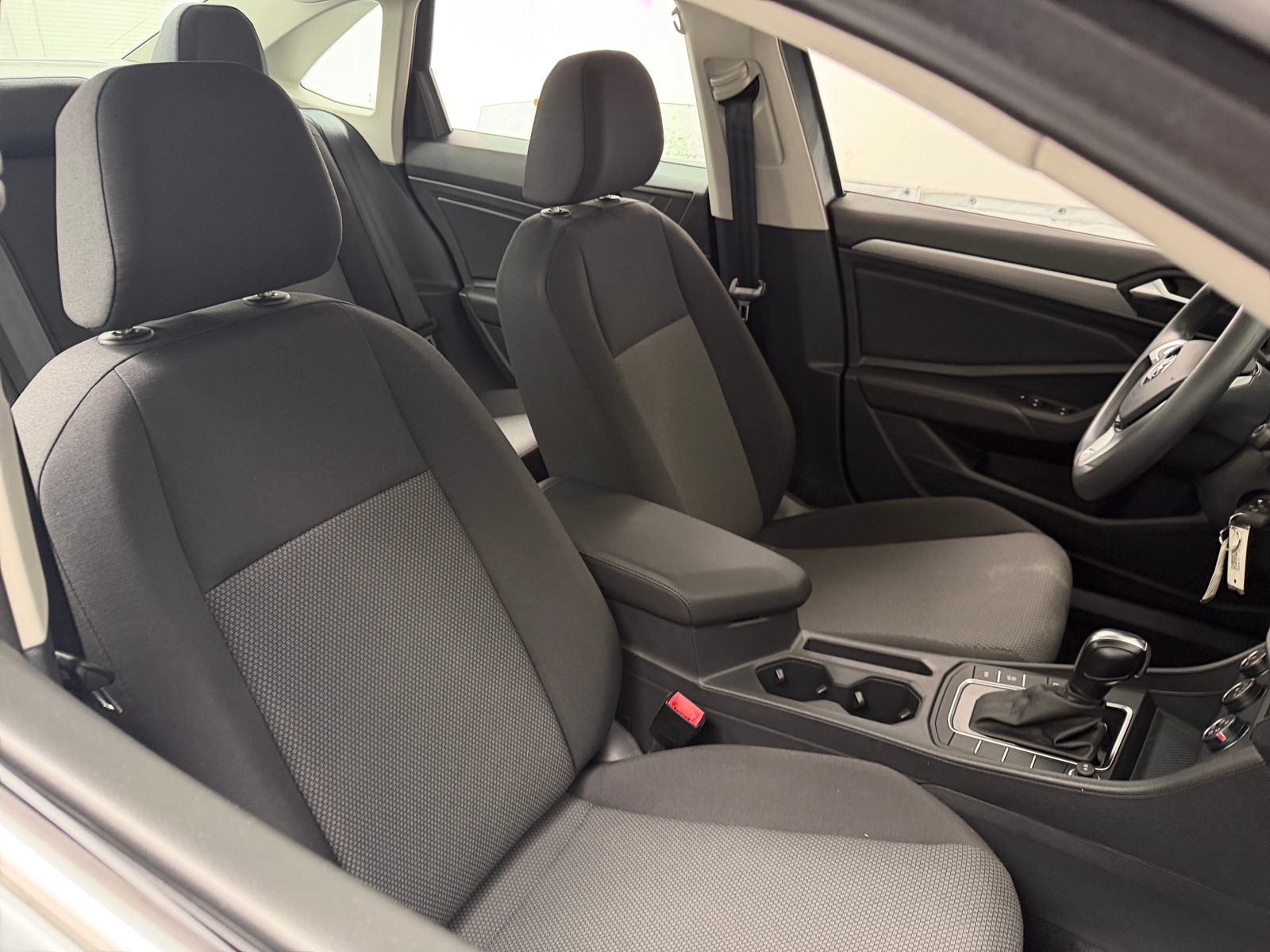 Thumbnail: 2019 Volkswagen Jetta - 2