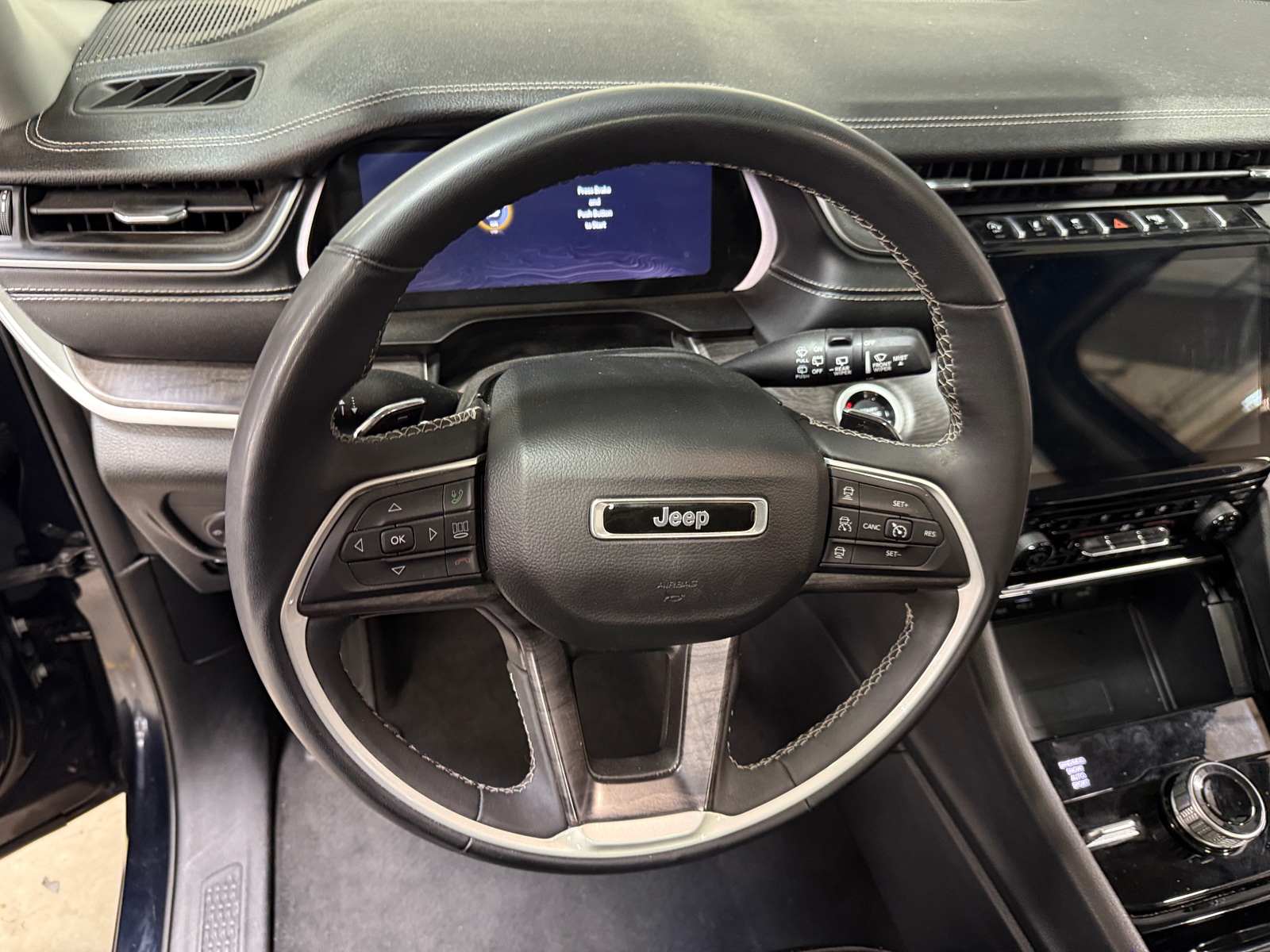 Thumbnail: 2023 Jeep Grand Cherokee L - 4