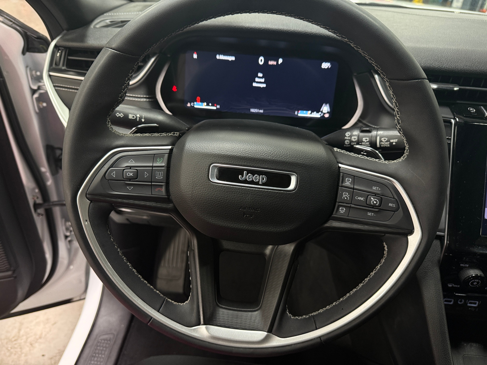 Thumbnail: 2024 Jeep Grand Cherokee L - 5