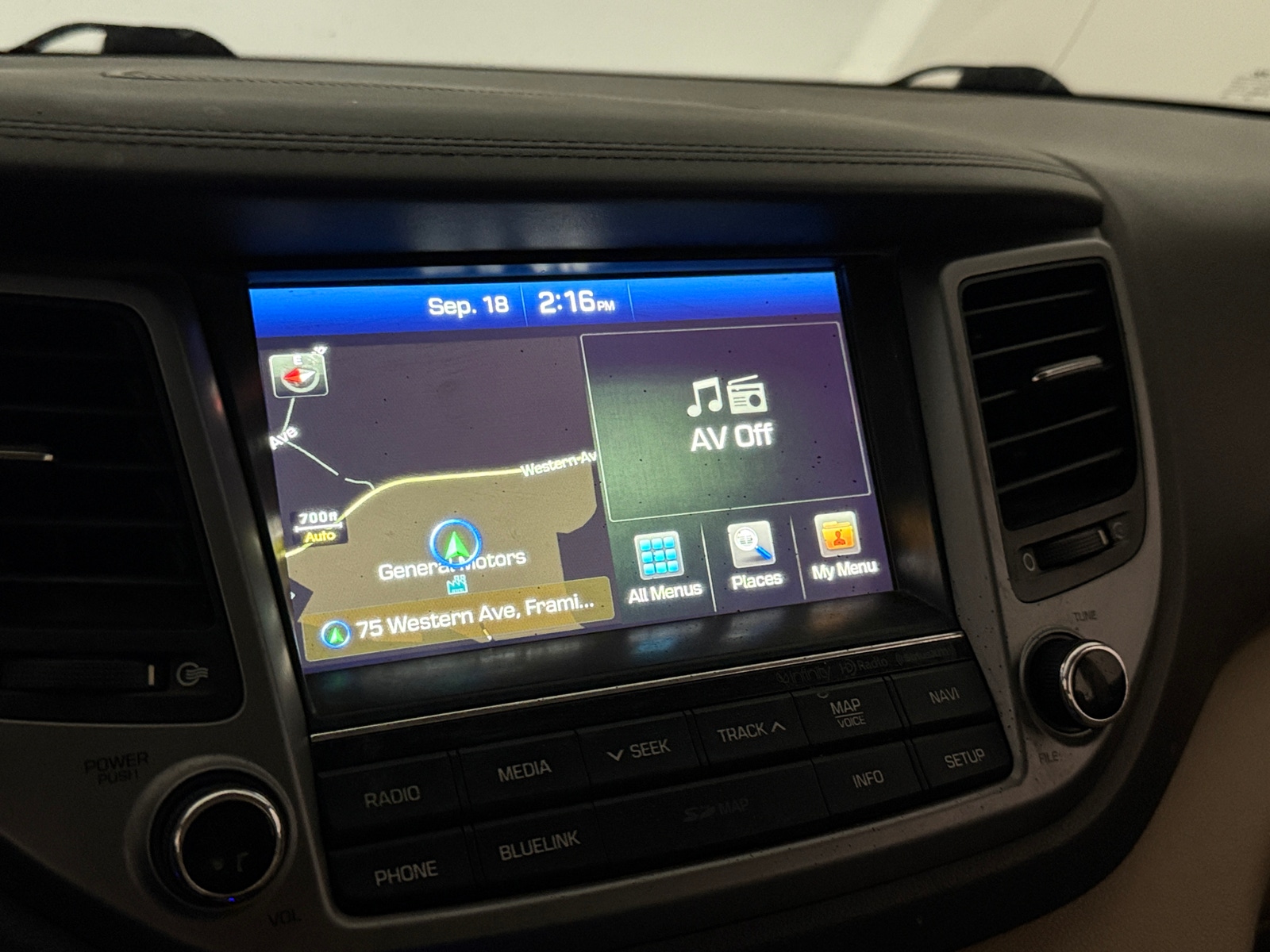 Thumbnail: 2017 Hyundai Tucson - 4