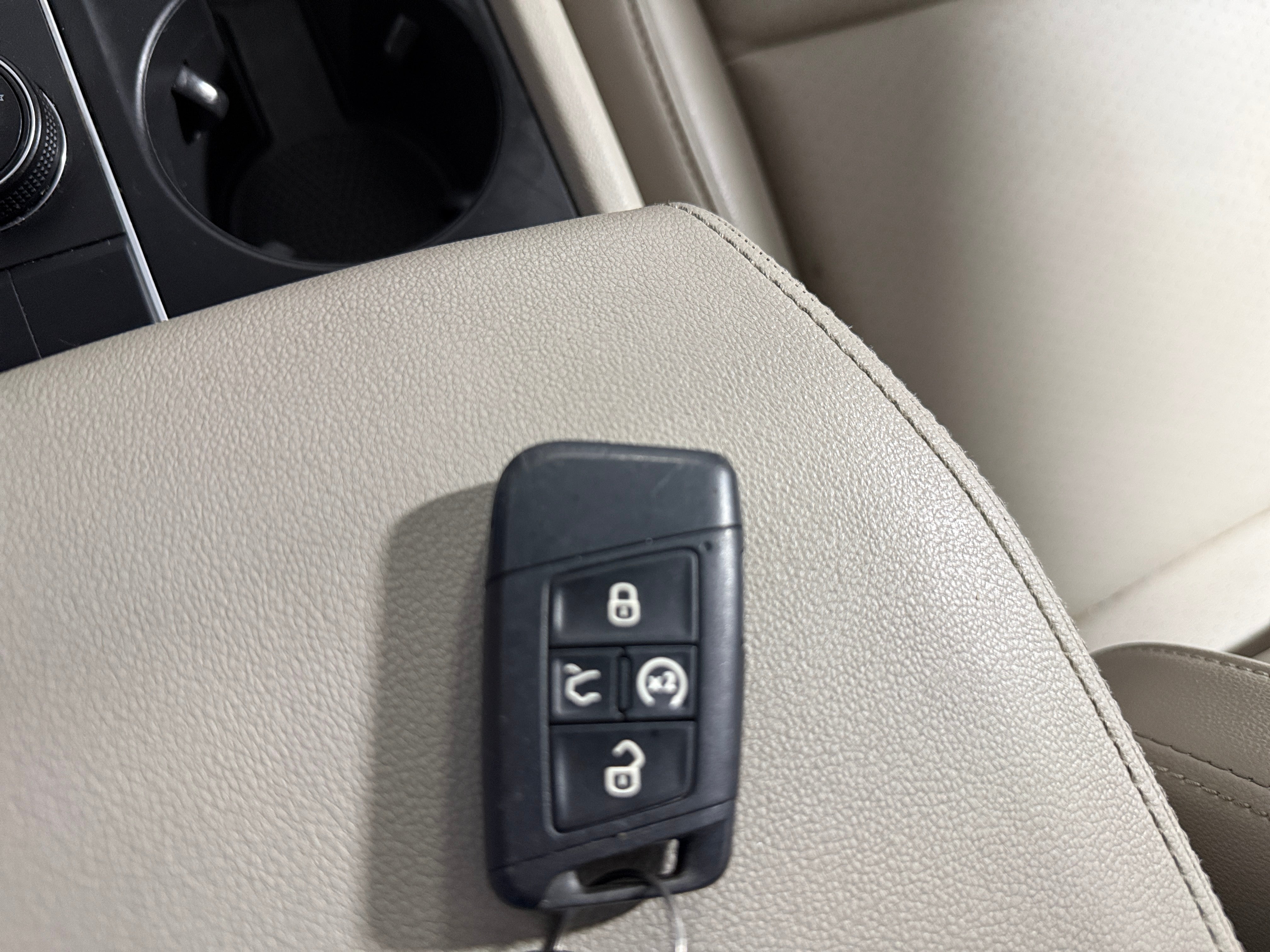 2018 Volkswagen Atlas SE w/Tech - Photo 8
