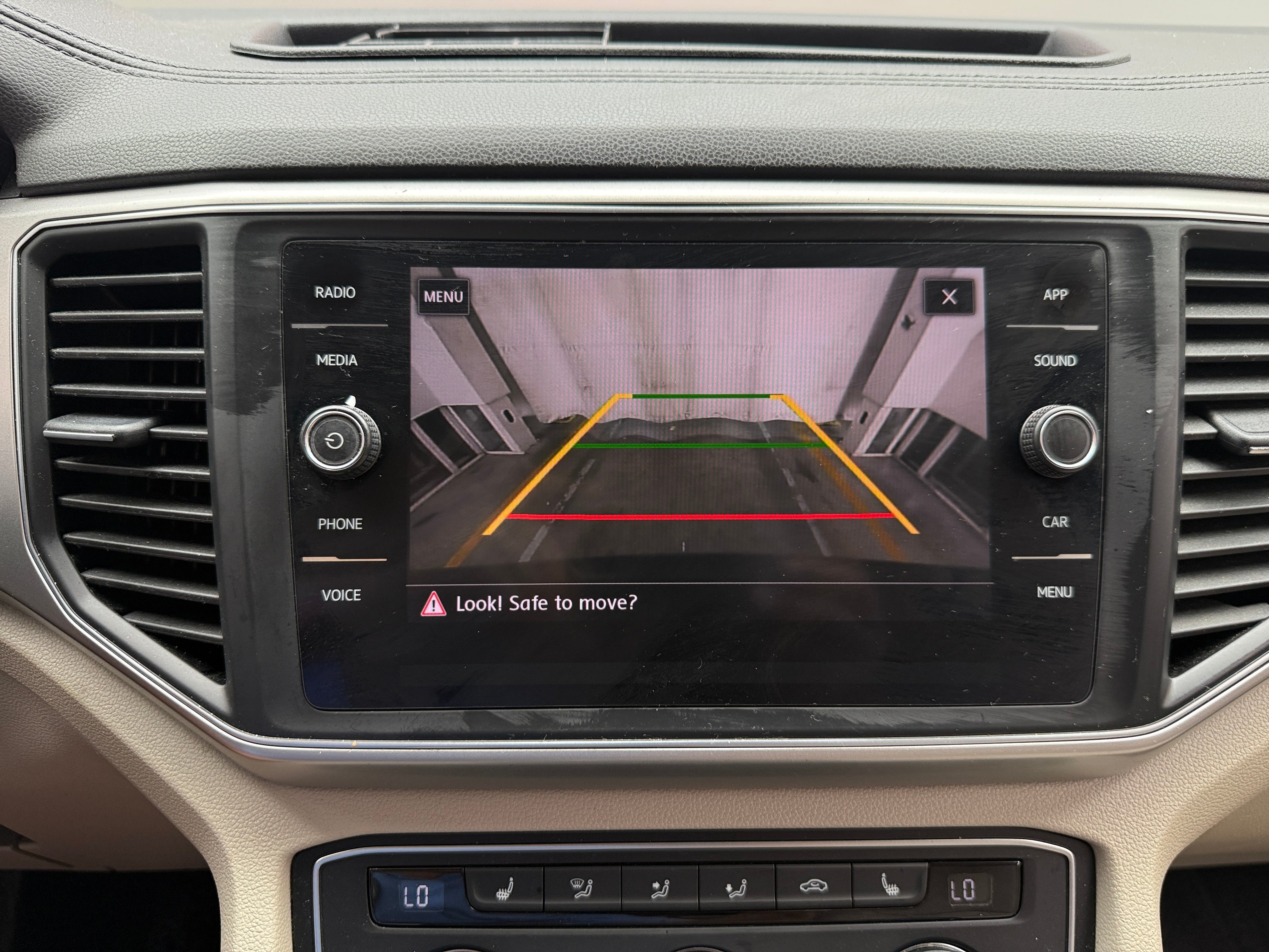 2018 Volkswagen Atlas SE w/Tech - Photo 14