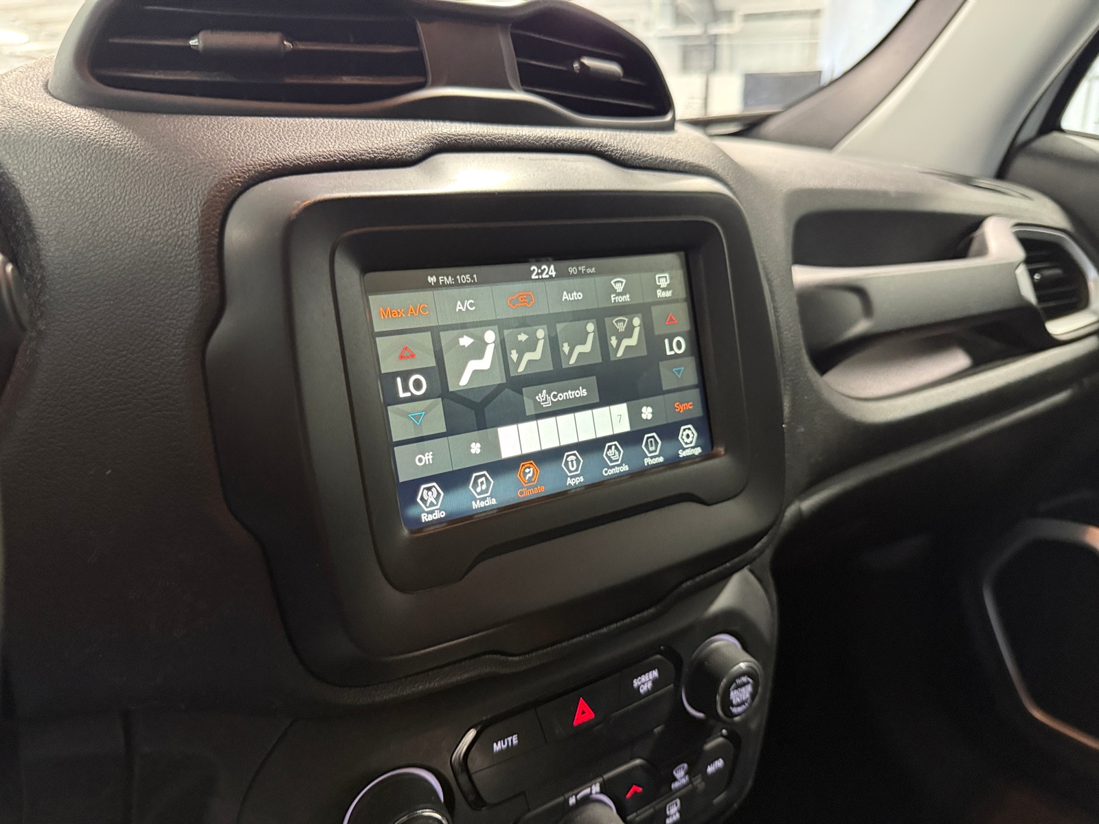 Thumbnail: 2020 Jeep Renegade - 4