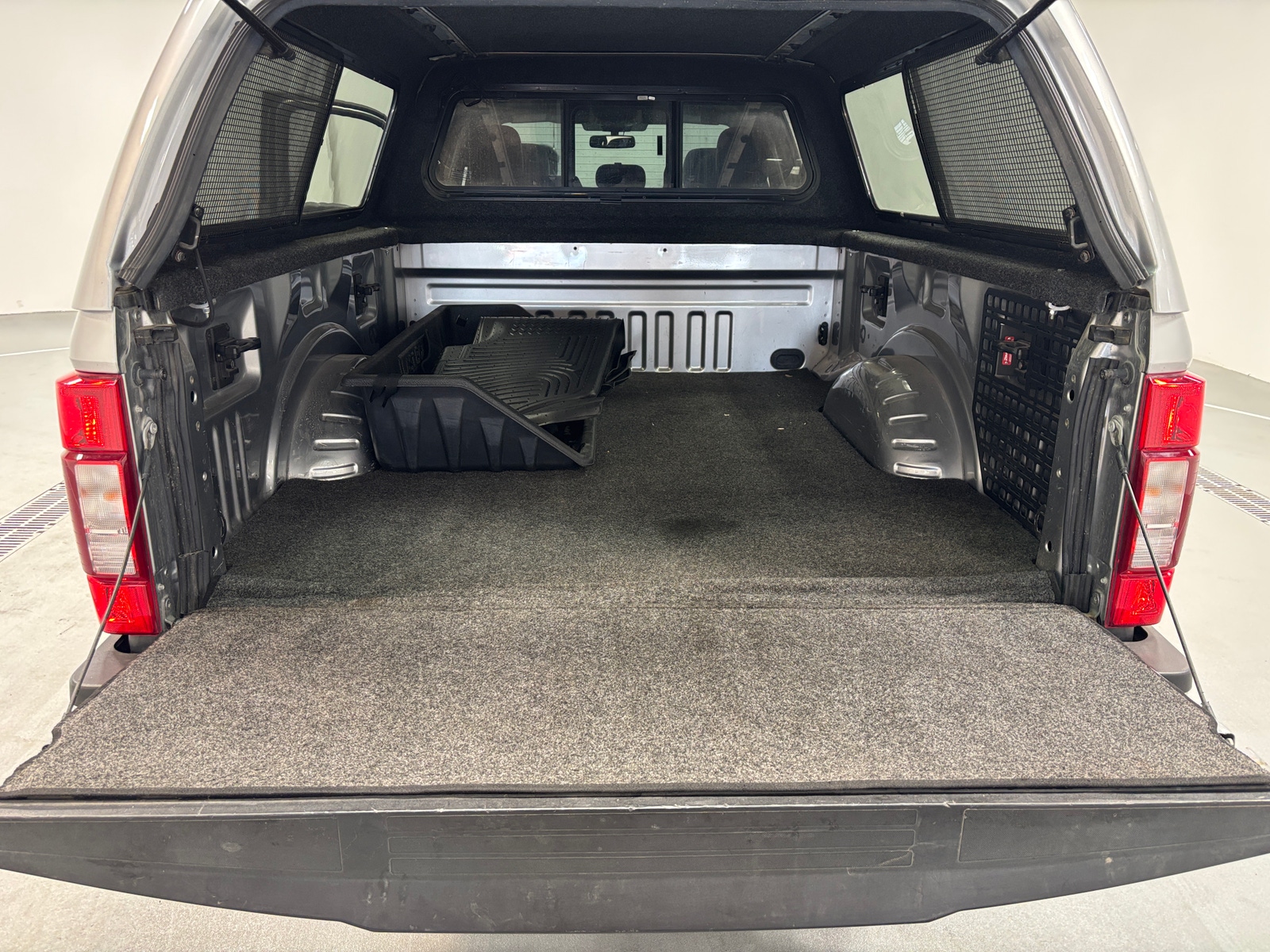 Thumbnail: 2020 Ford Econoline - 6