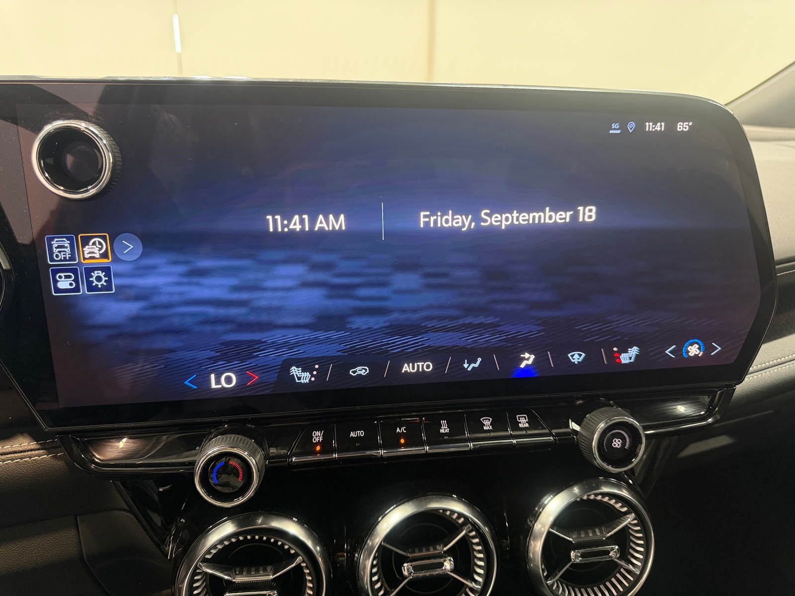 Thumbnail: 2024 Chevrolet Blazer EV - 3