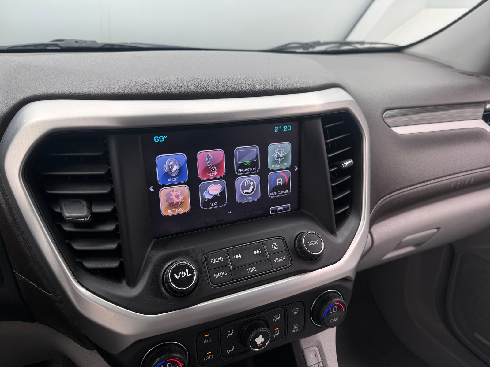 Thumbnail: 2017 GMC Acadia - 3