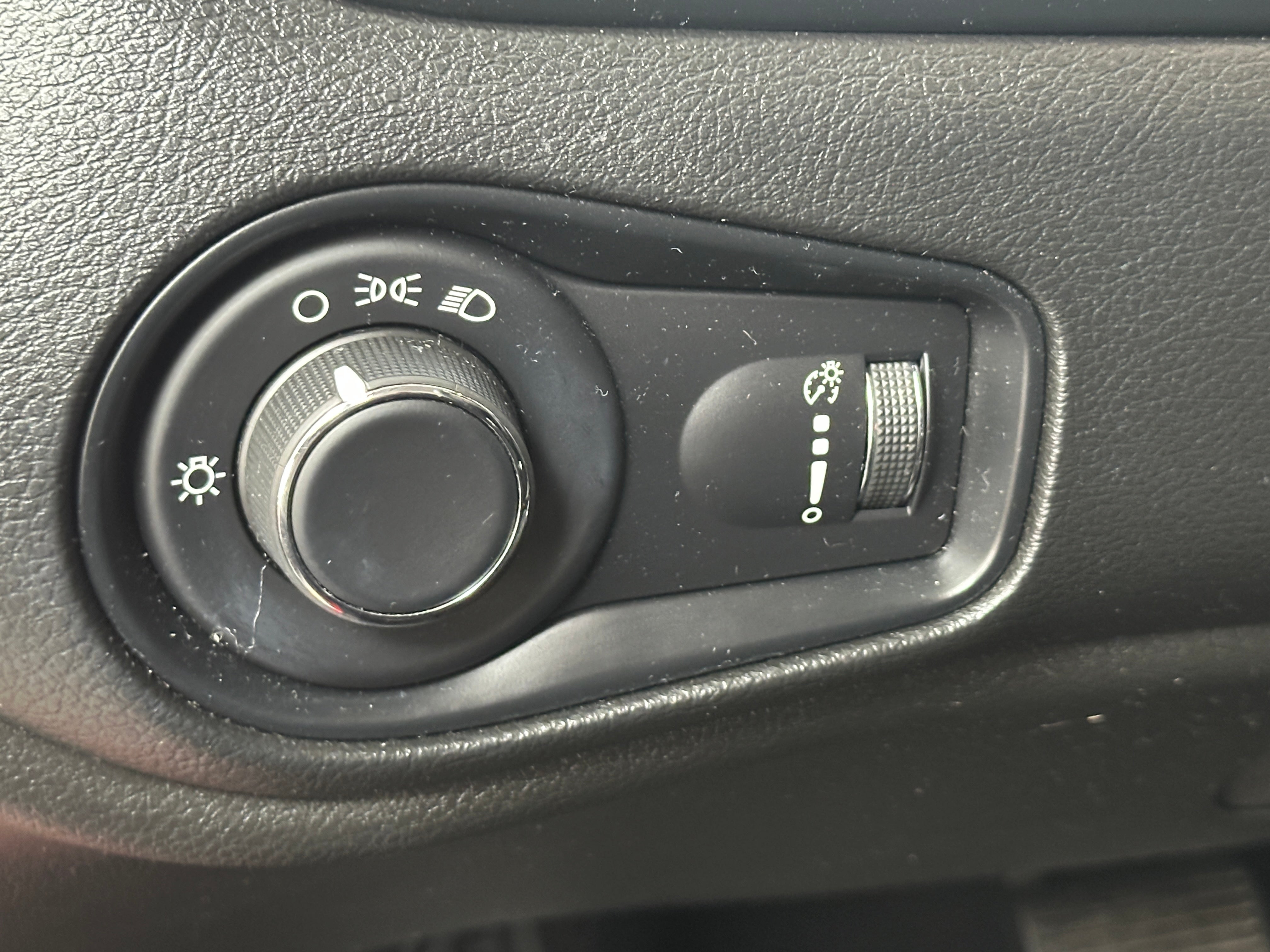 ZACNJDAB0MPN27902