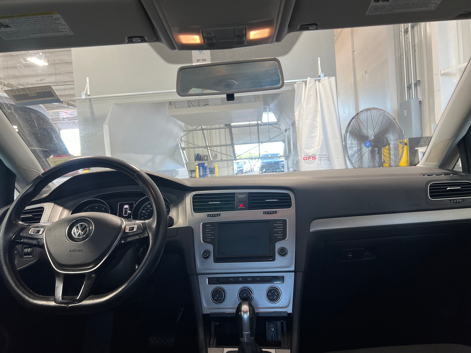 Thumbnail: 2016 Volkswagen Golf - 3