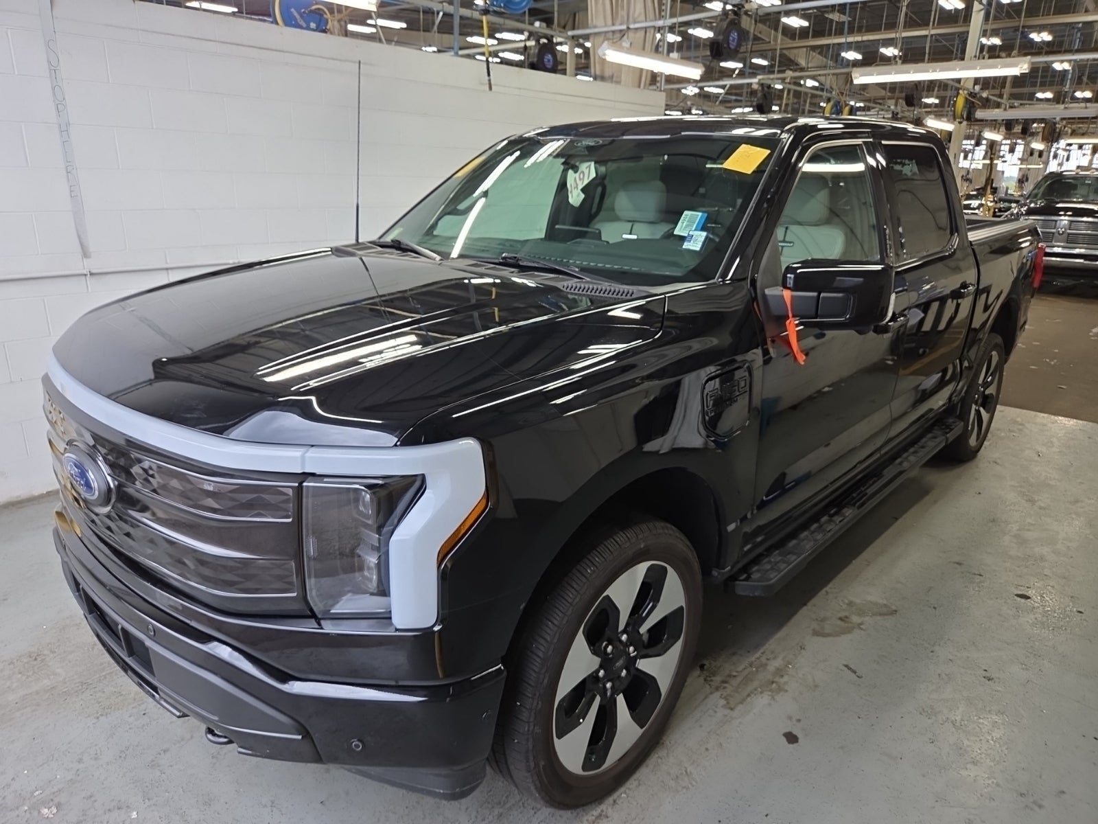 2022 Ford F-150 Lightning Platinum 4WD Supercrew 5.5' Box