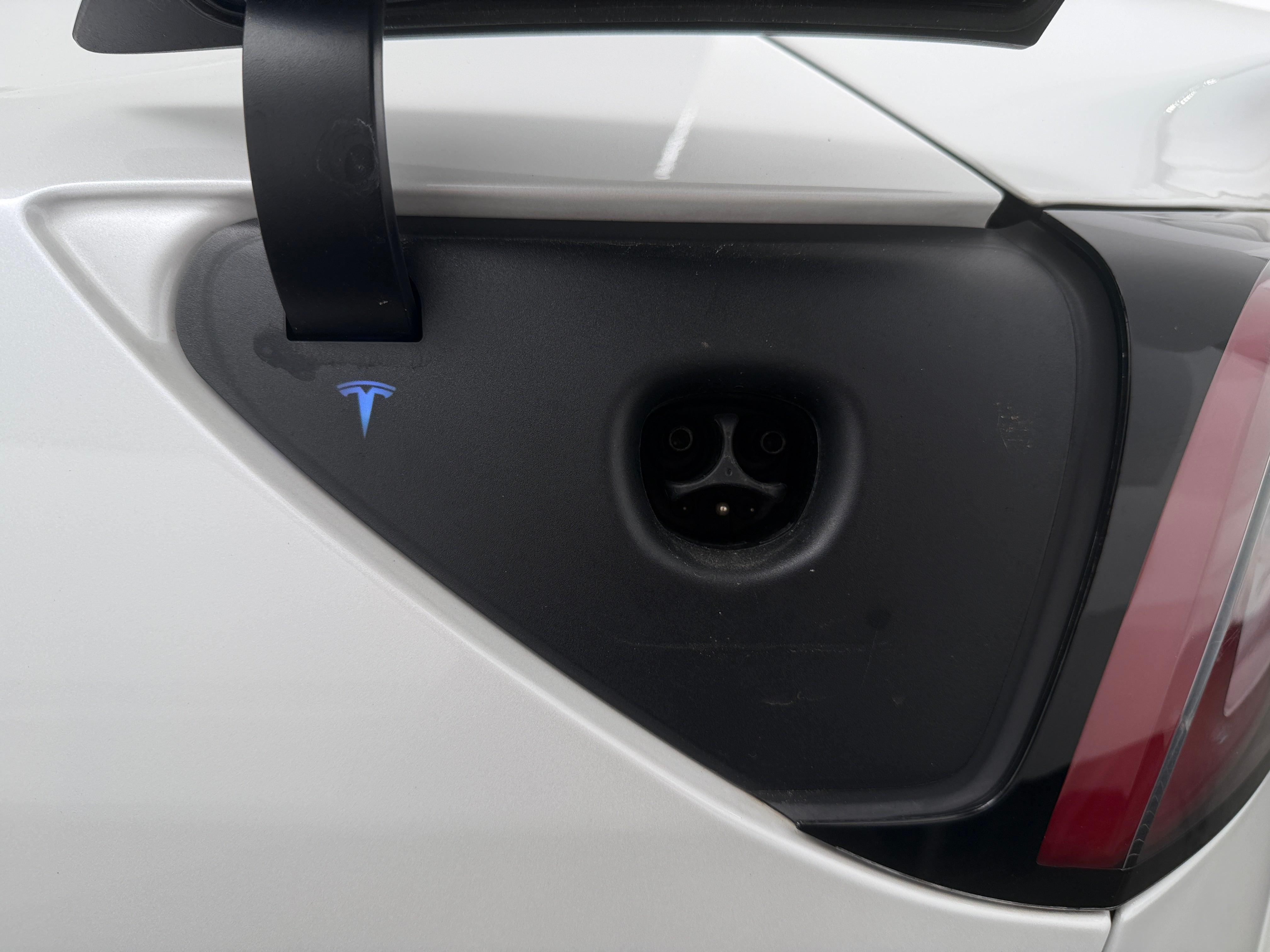 Used 2022 Tesla Model 3 Long Range with VIN 5YJ3E1EB9NF270304 for sale in Auburn, WA