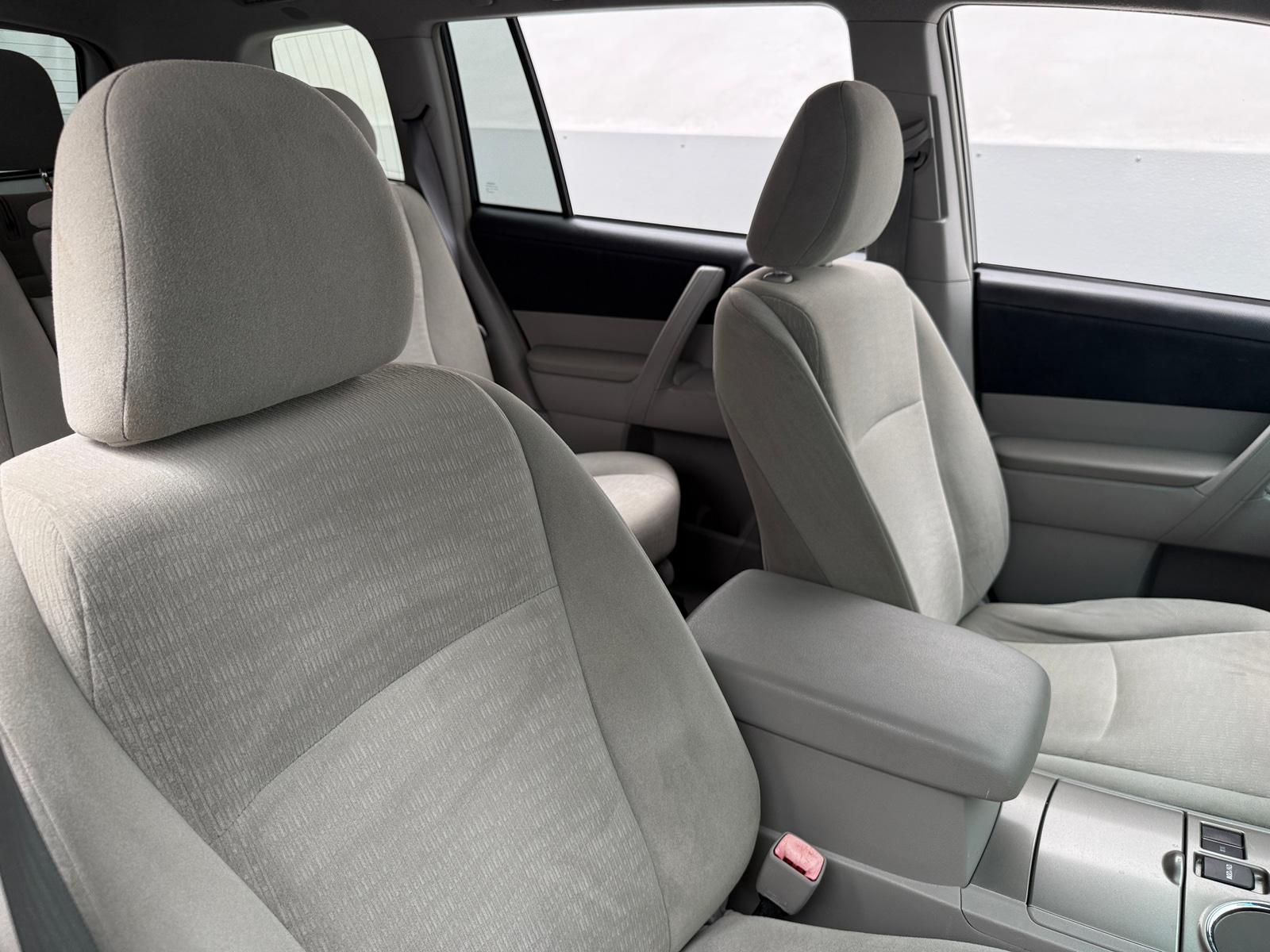 Thumbnail: 2011 Toyota Highlander - 2