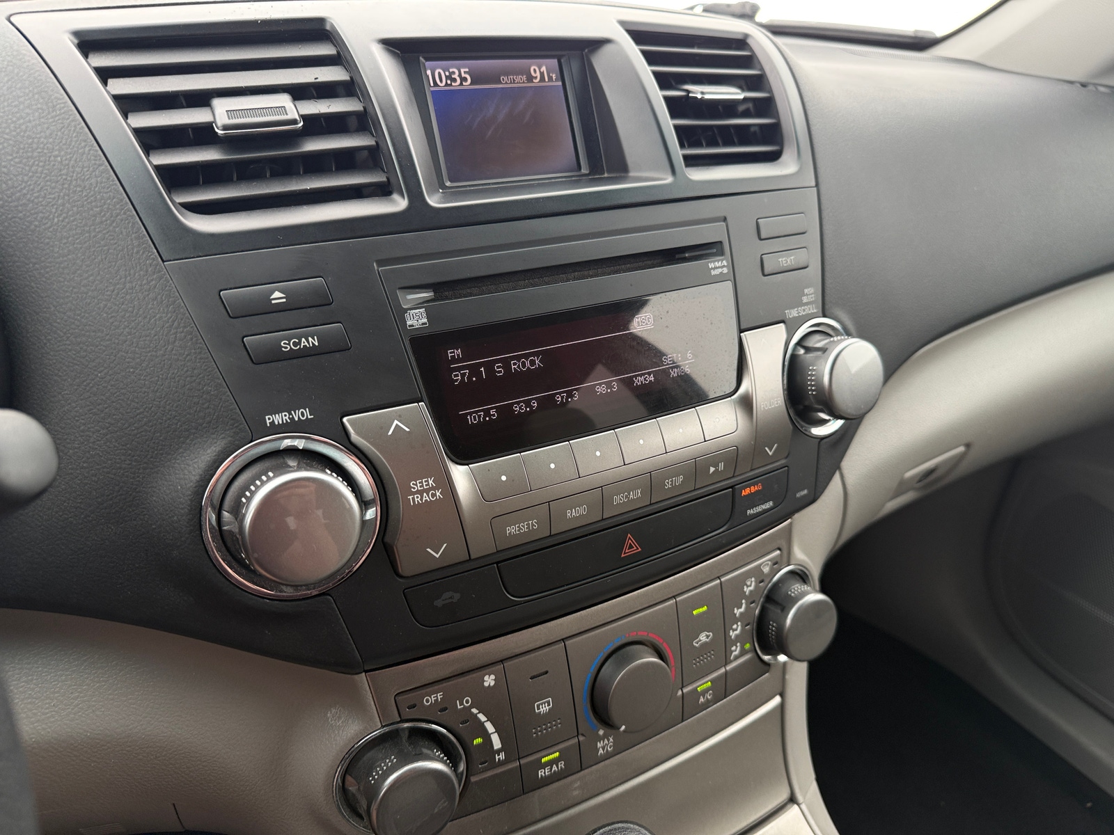 Thumbnail: 2011 Toyota Highlander - 4