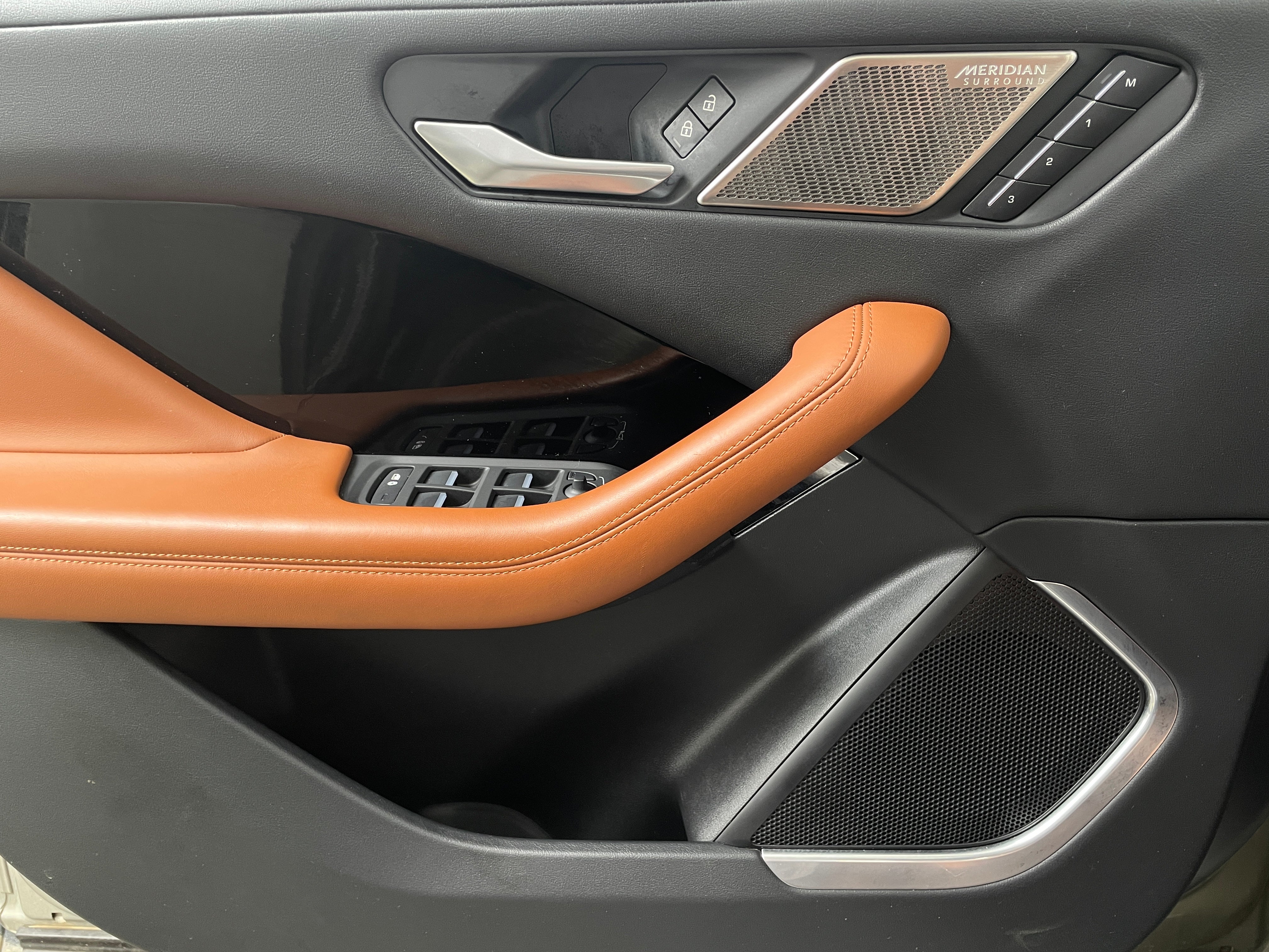 Used 2022 Jaguar I-PACE HSE with VIN SADHD2S1XN1619705 for sale in Oak Creek, WI