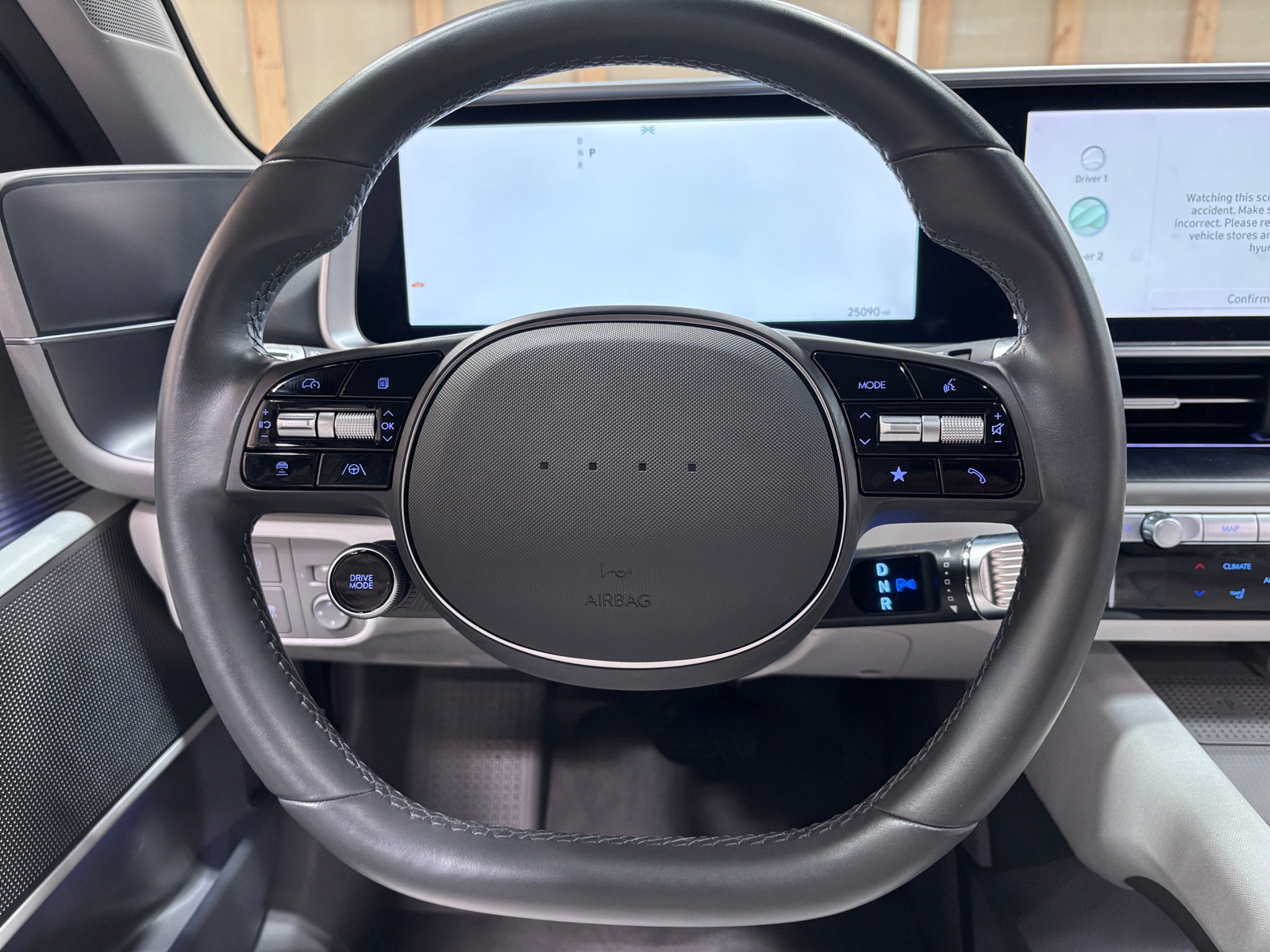 Thumbnail: 2023 Hyundai Ioniq 6 - 4