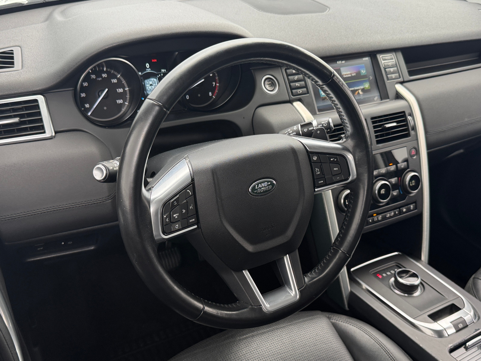 Thumbnail: 2019 Land Rover Discovery Sport - 4