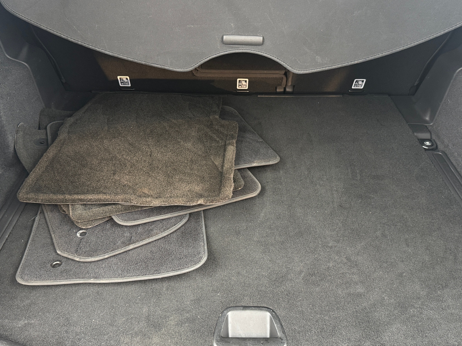 Thumbnail: 2019 Land Rover Discovery Sport - 6