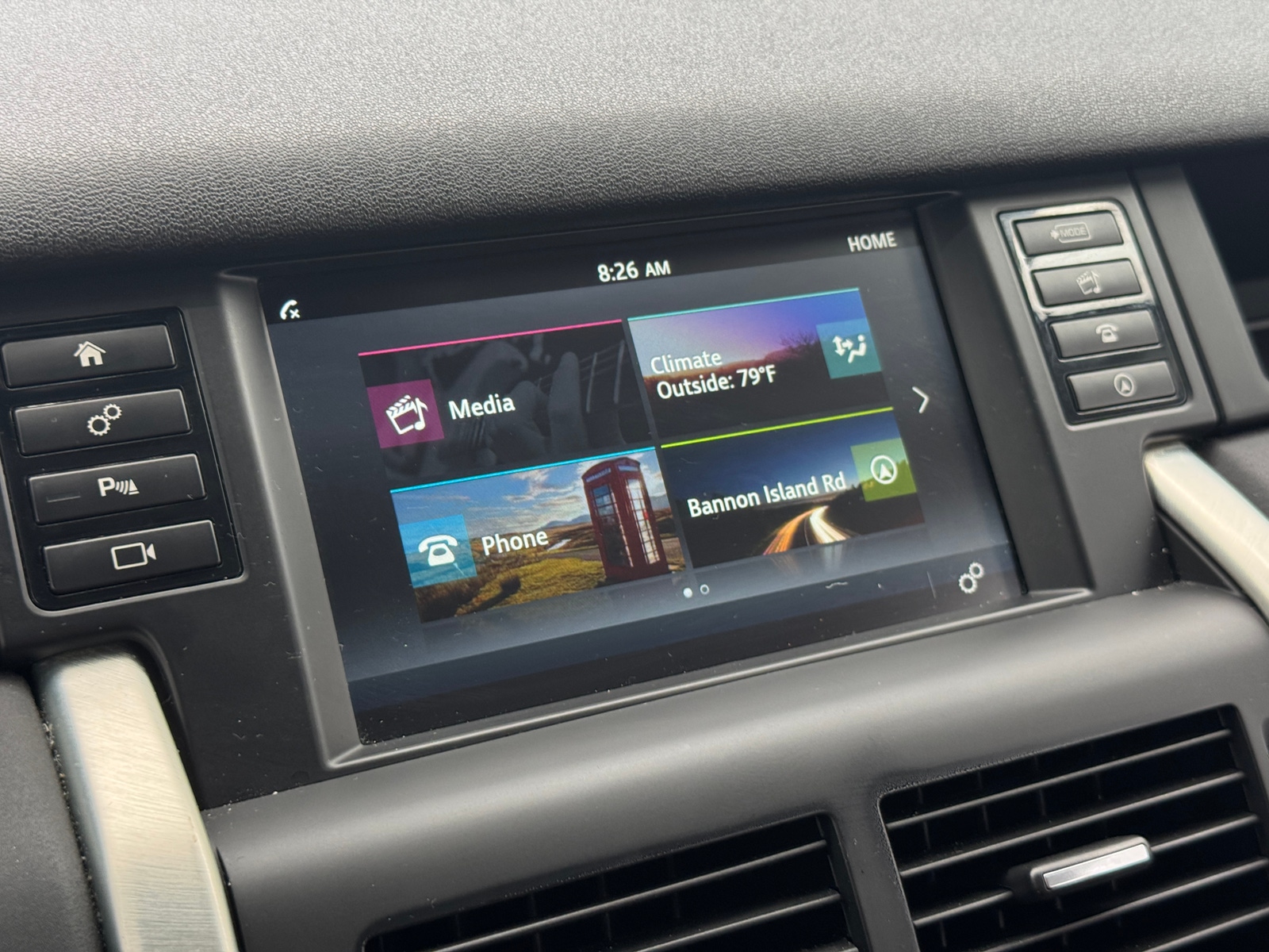 Thumbnail: 2019 Land Rover Discovery Sport - 3