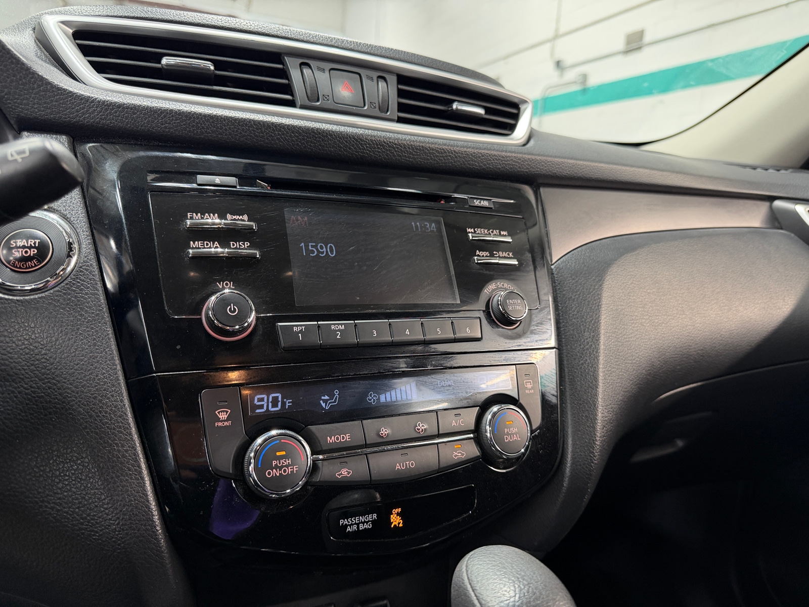 Thumbnail: 2016 Nissan Rogue - 4