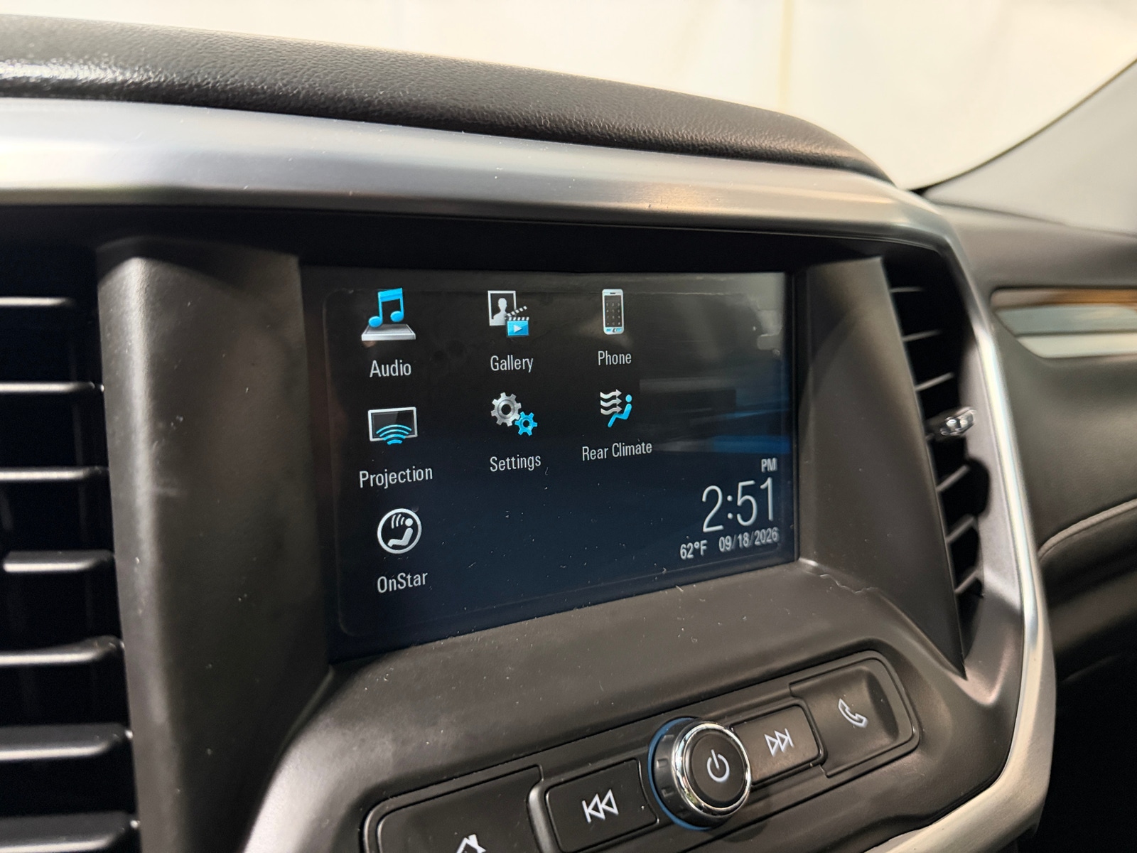 Thumbnail: 2017 GMC Acadia - 4