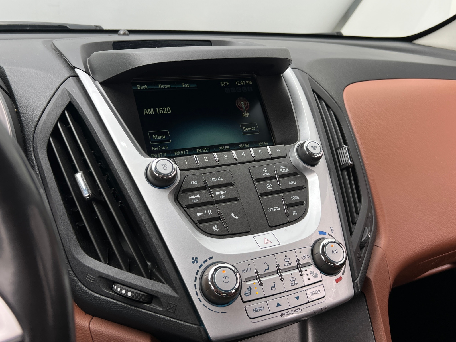 Thumbnail: 2016 Chevrolet Equinox - 3