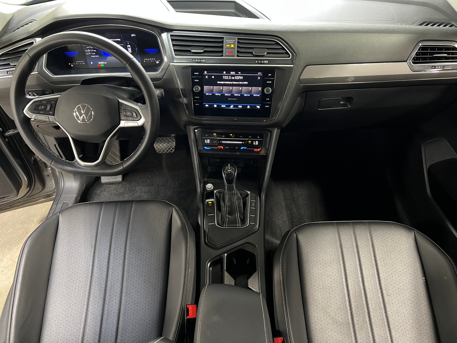 Thumbnail: 2023 Volkswagen Tiguan - 2