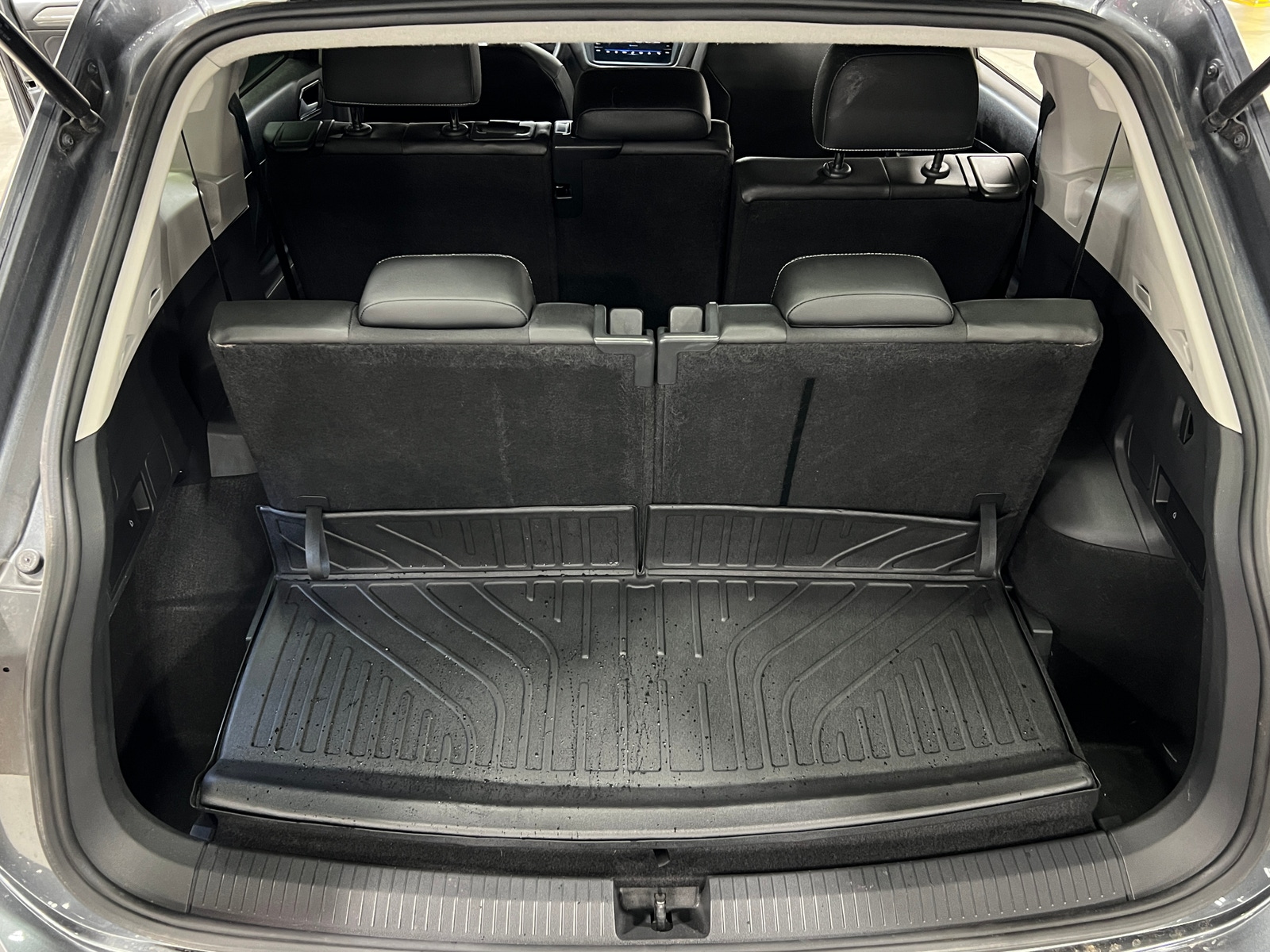 Thumbnail: 2023 Volkswagen Tiguan - 6