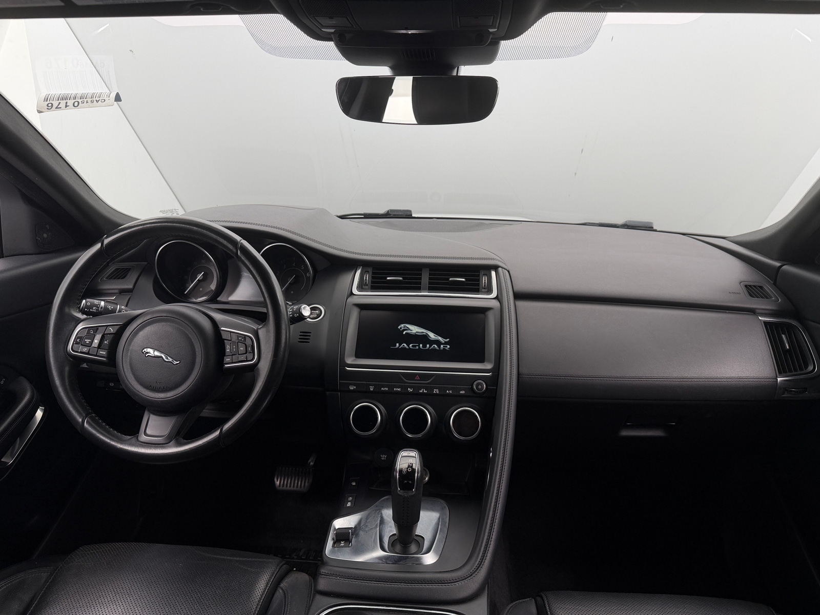 Thumbnail: 2018 Jaguar E-Pace - 3