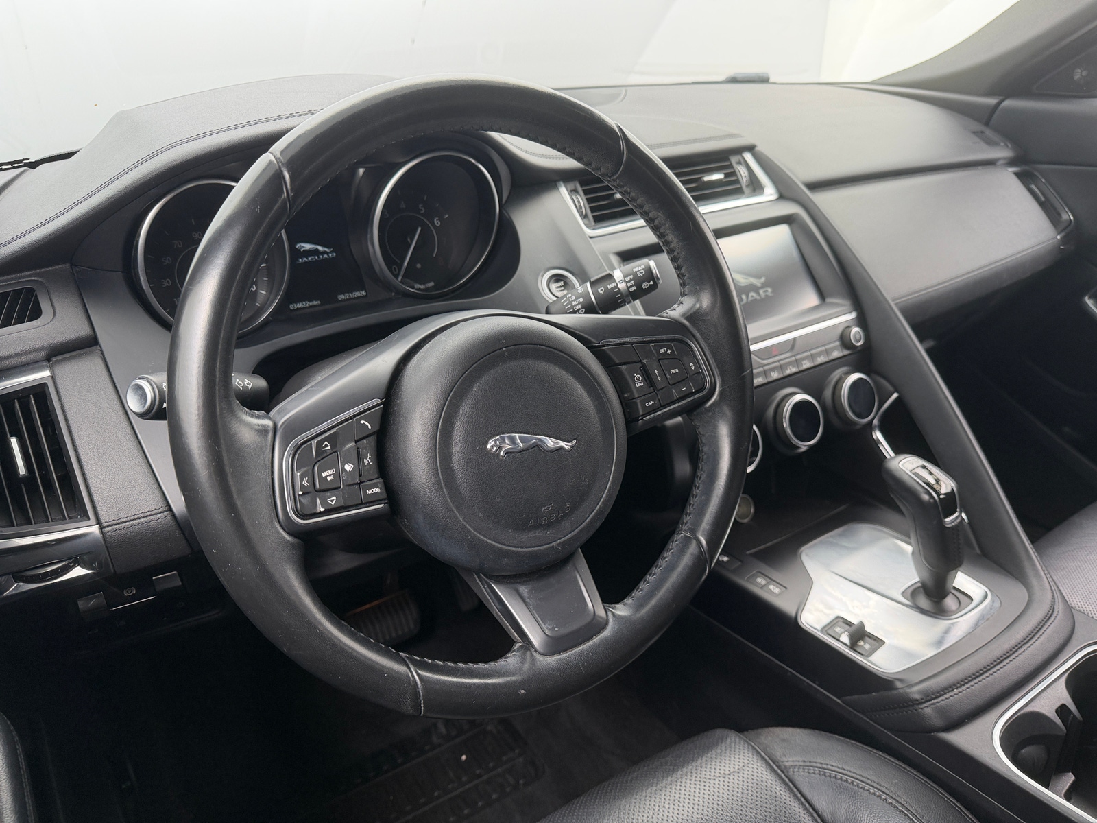Thumbnail: 2018 Jaguar E-Pace - 5