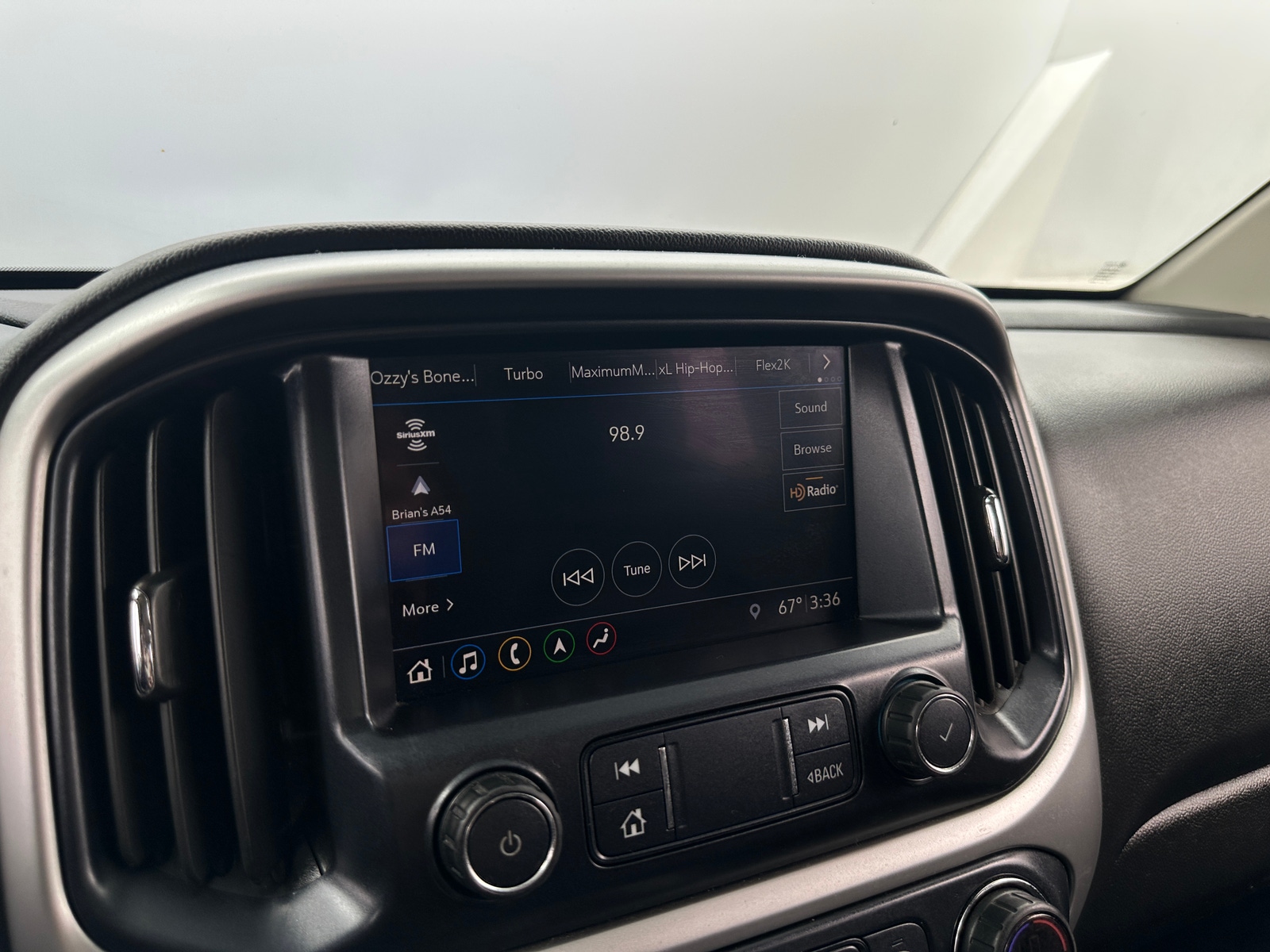 Thumbnail: 2019 Chevrolet Colorado - 3