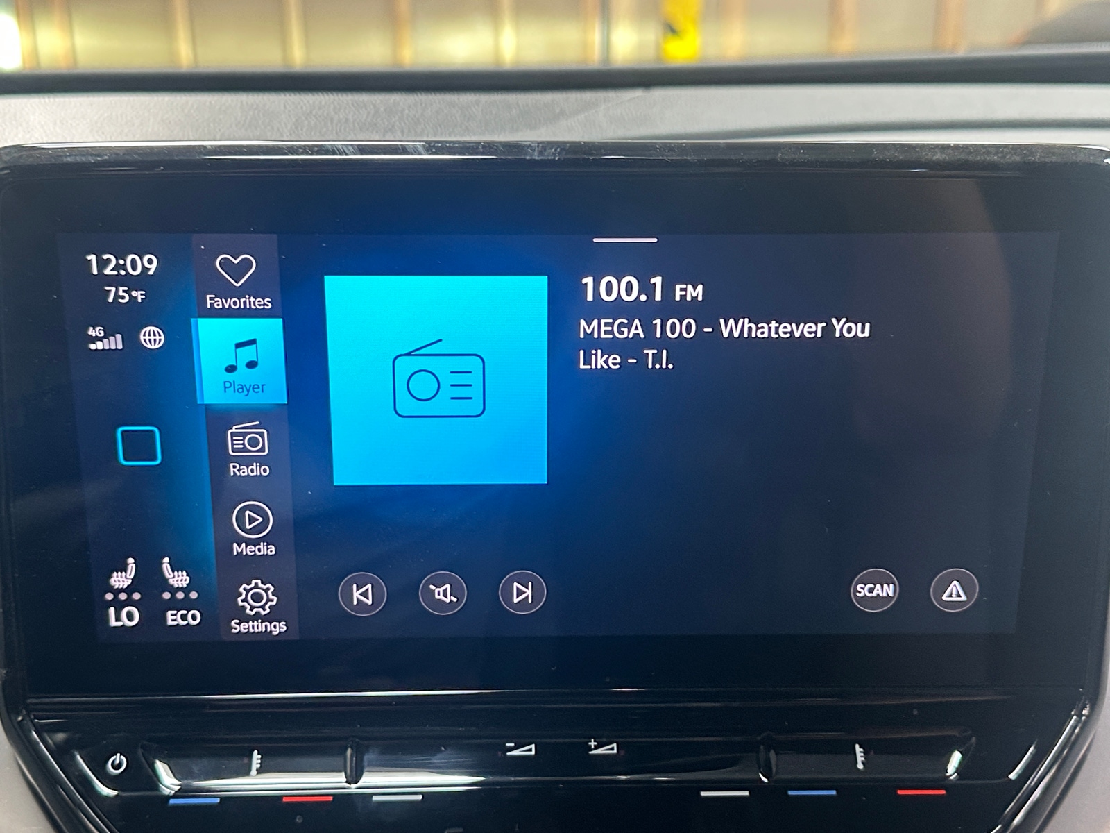 Thumbnail: 2021 Volkswagen ID.4 - 4